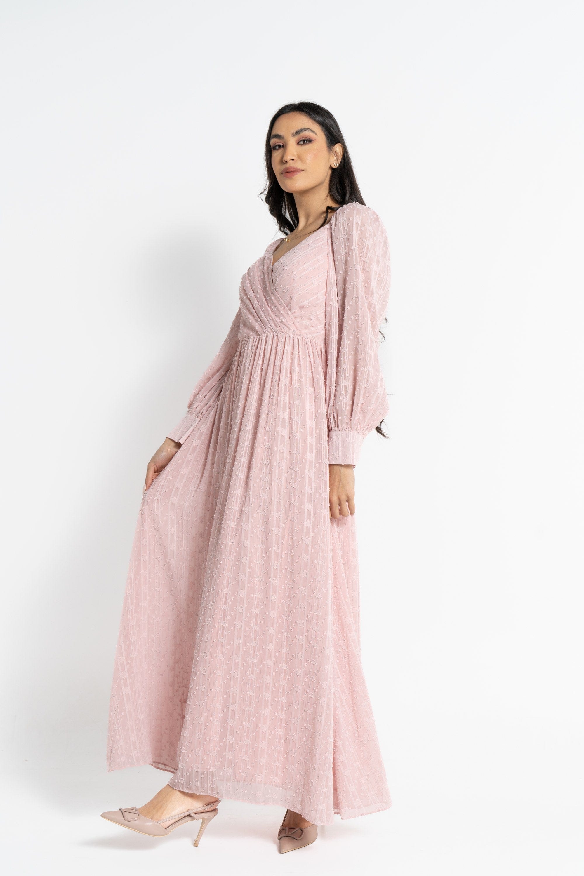 نتشي فستان ماكسي بأكمام طويلة مزين بالخيوط نسائي