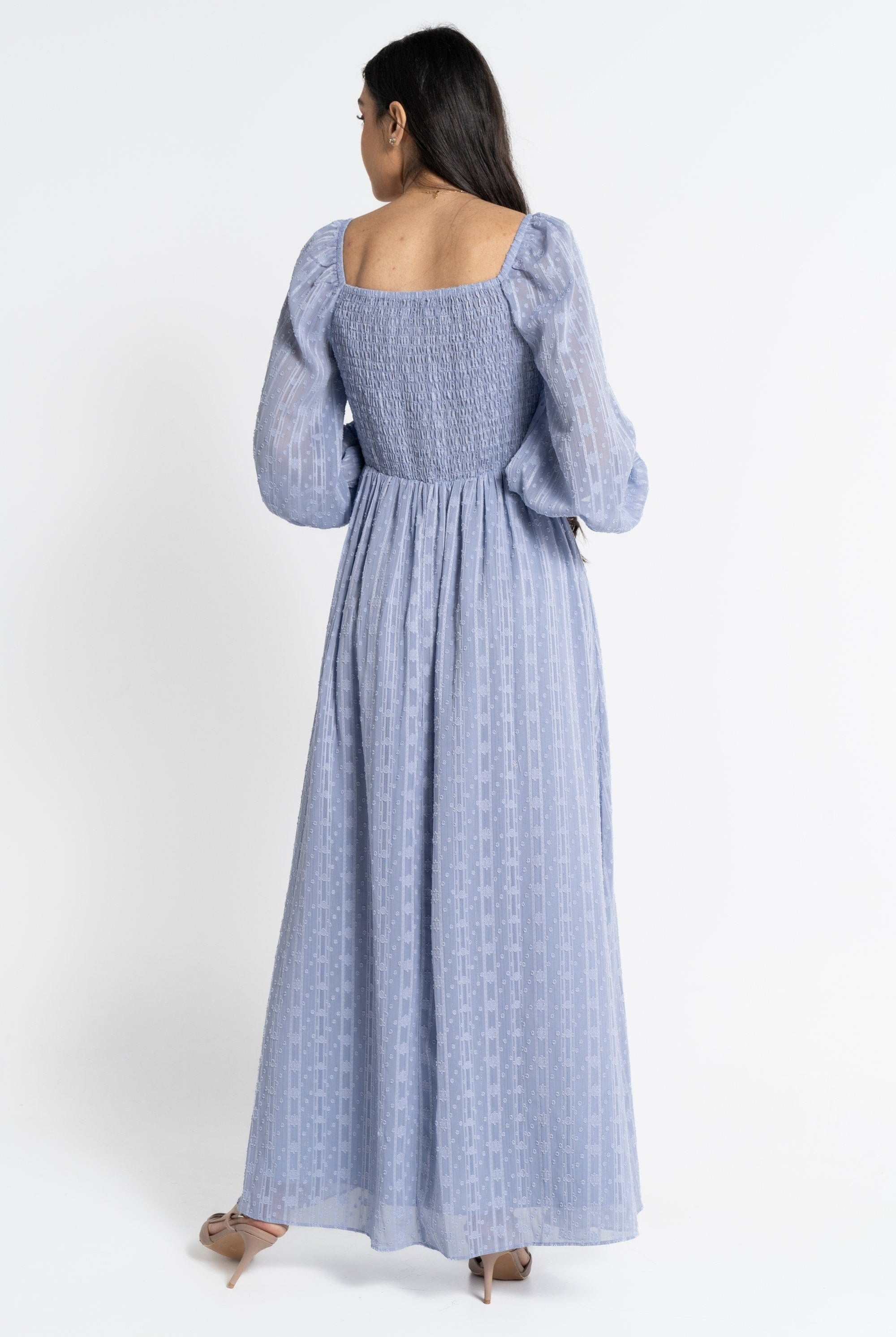 نتشي فستان ماكسي بأكمام طويلة مزين بالخيوط نسائي