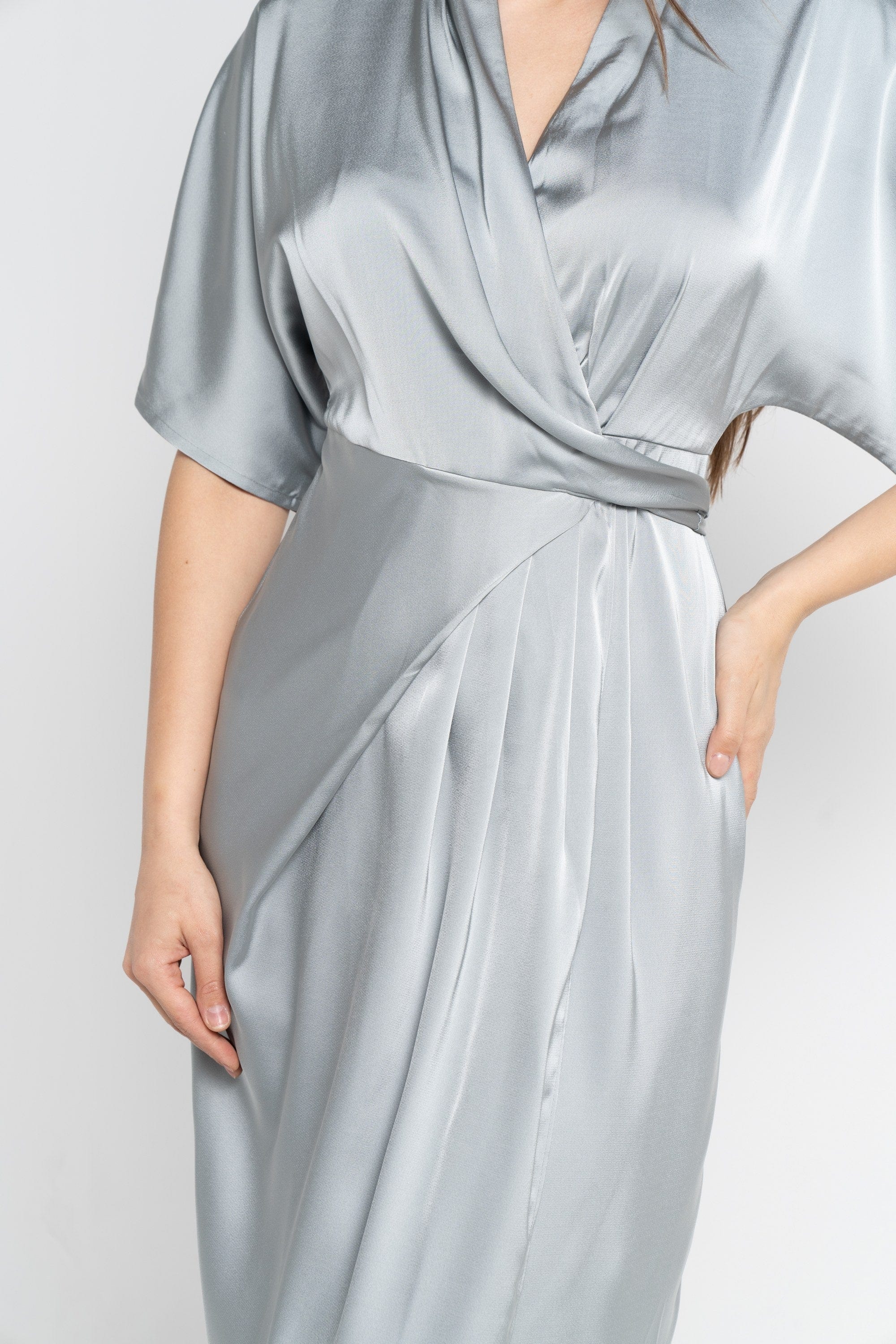 نتشي فستان ميدي بأكمام فراشة مخصرة نص كم بف نسائي