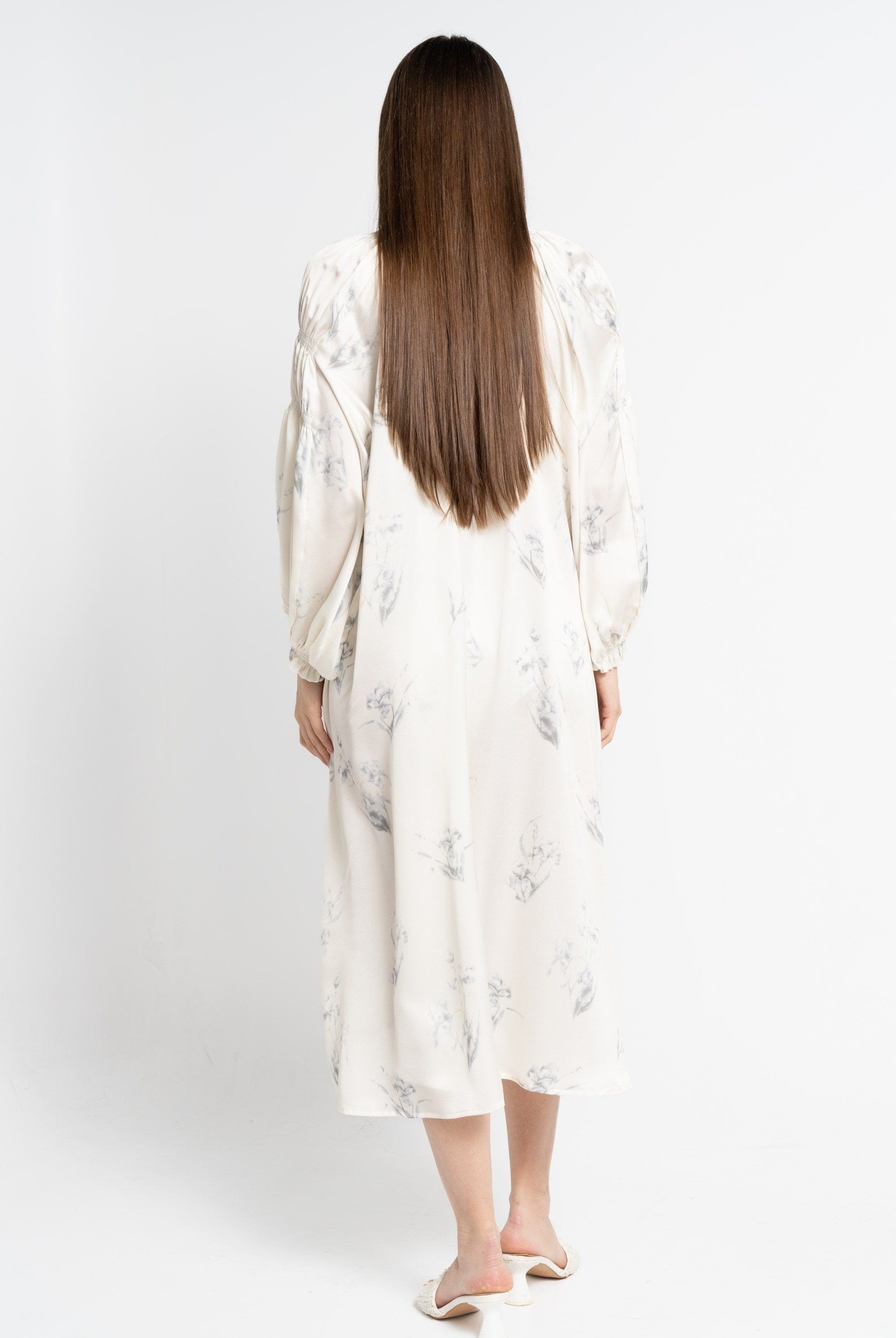 نتشي فستان ميدي بأكمام طويلة منقوش نسائي بيج