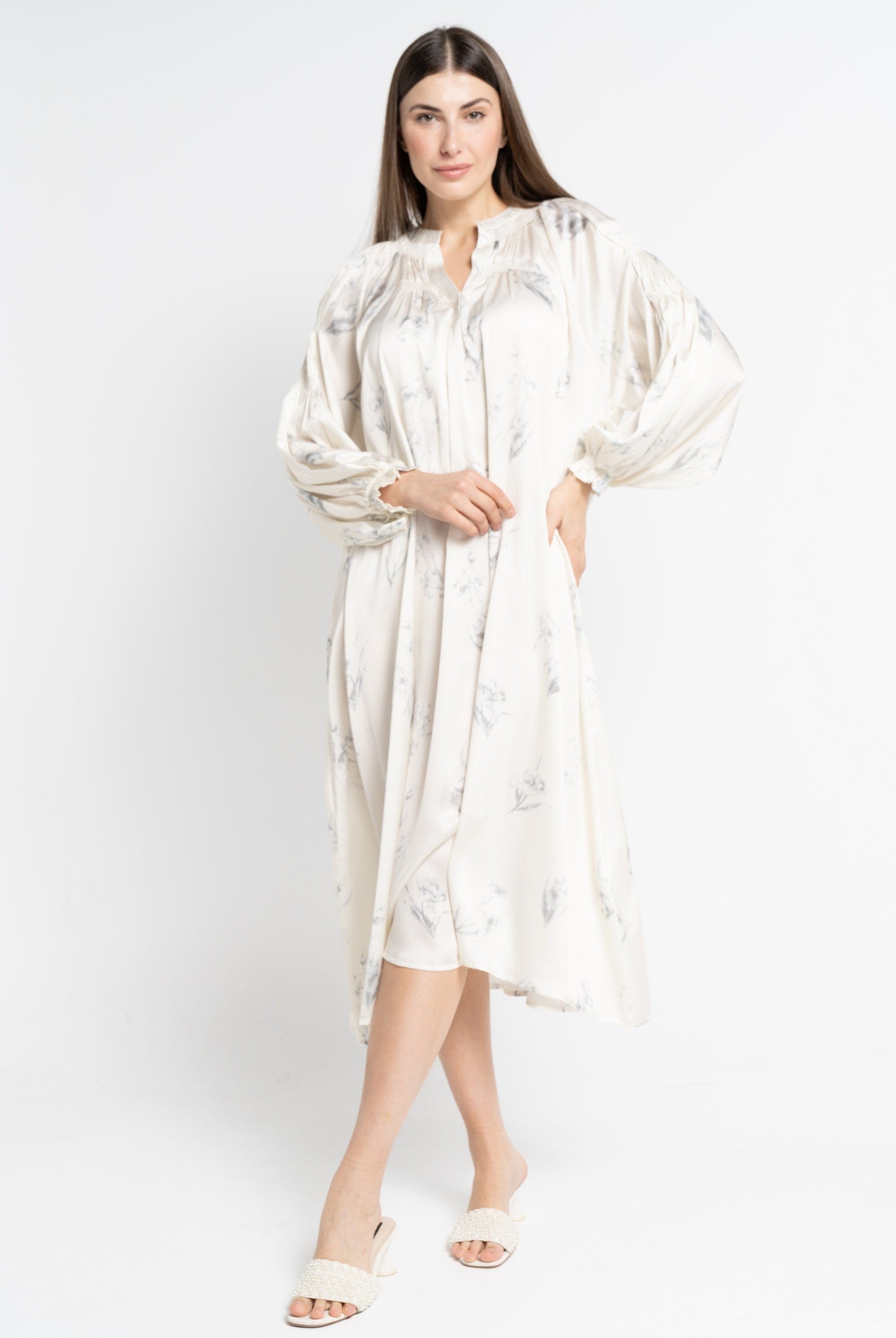 نتشي فستان ميدي بأكمام طويلة منقوش نسائي بيج