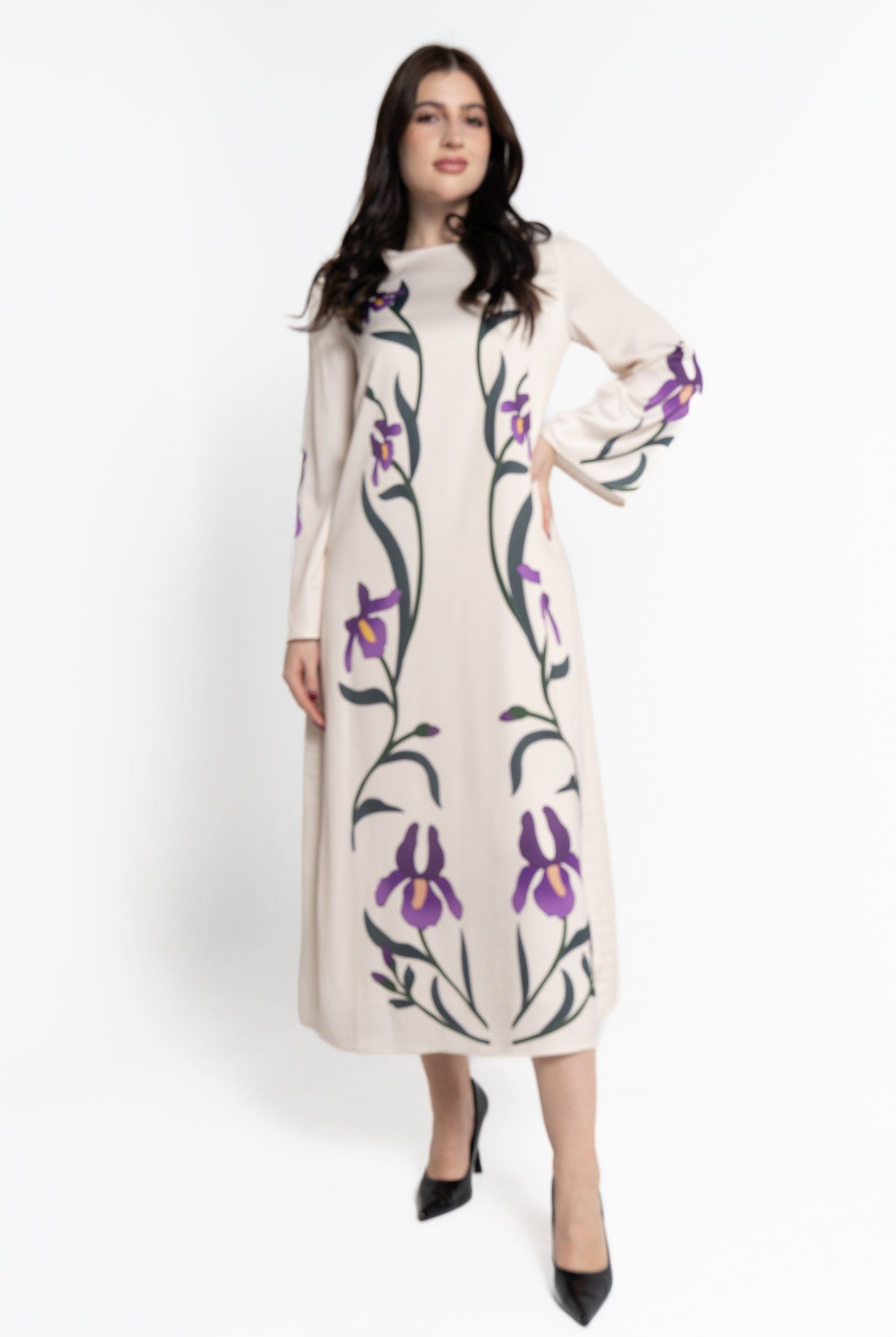 نتشي فستان ميدي بأكمام طويلة مزينة بورد أمامي نسائي بيج