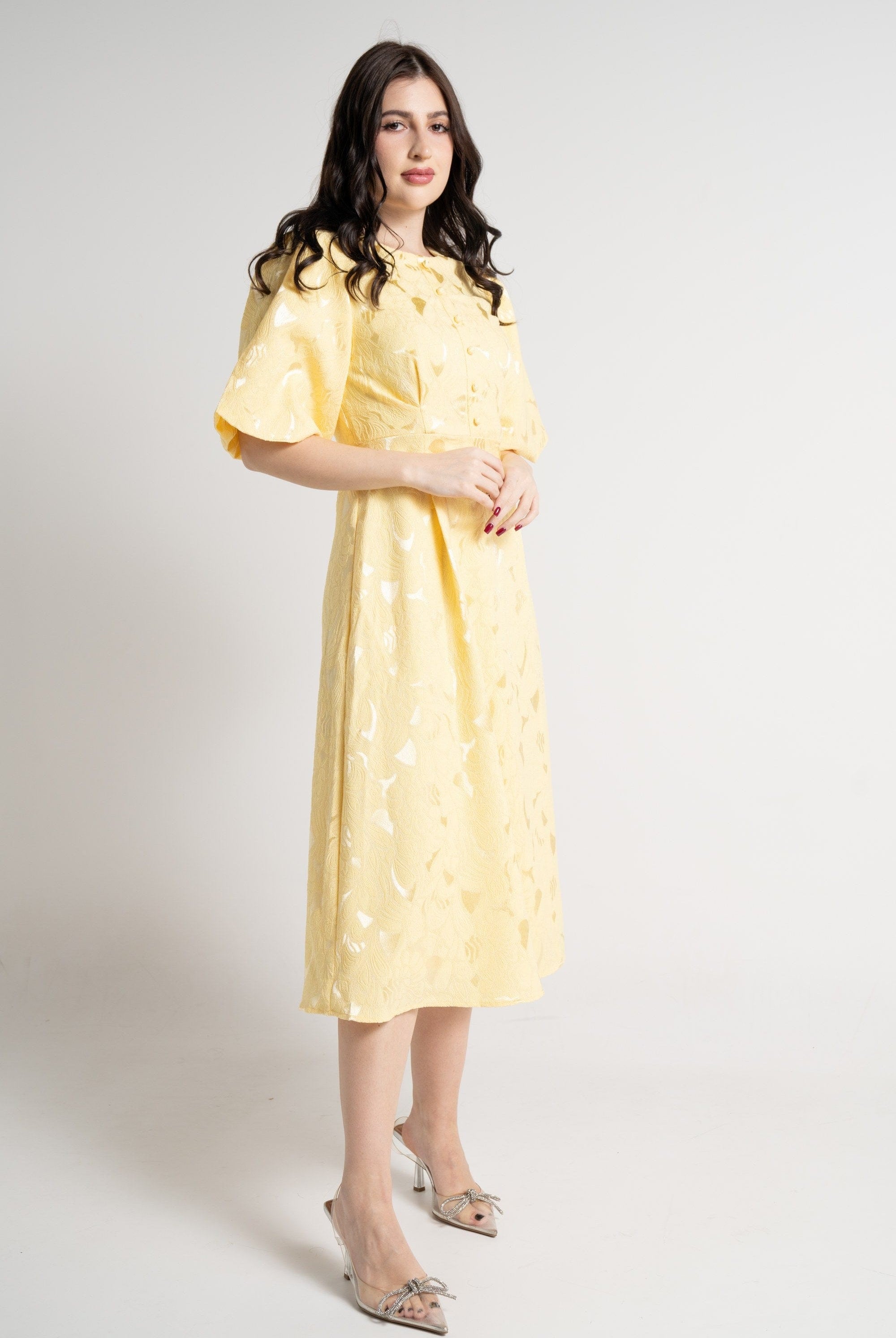 نتشي فستان ميدي كلاسيكي منقوش كم منفوش قصير