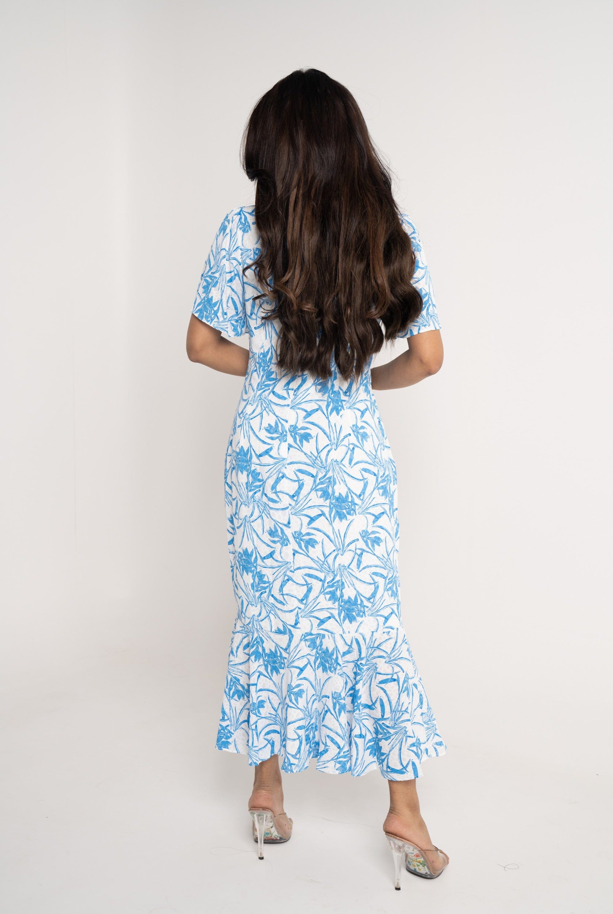 نتشي فستان ميدي مشجر نص كم بربقة دائرية ازرق/زهري