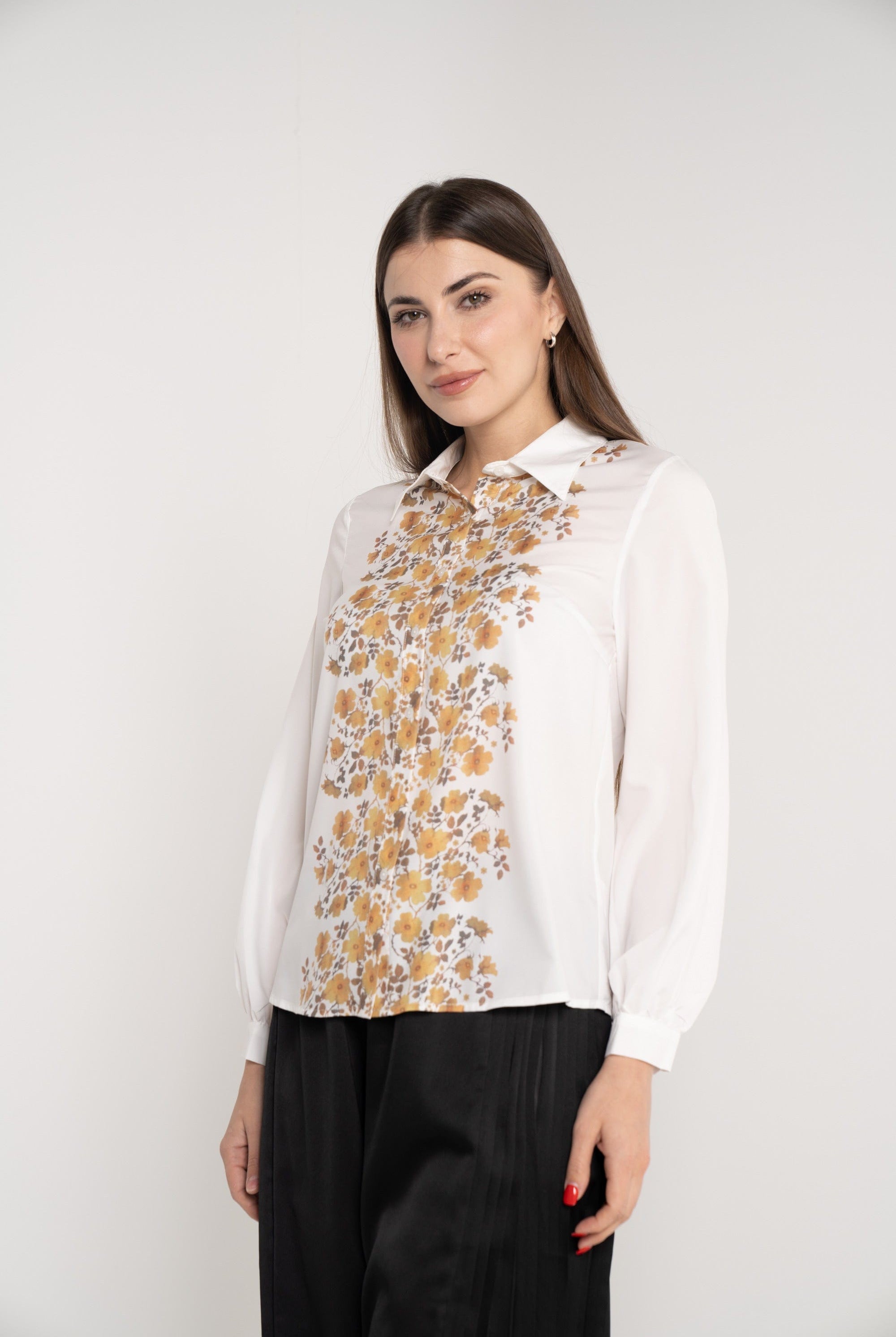 نتشي قميص بأزرار أمامية موردة كم طويل بف بياقة