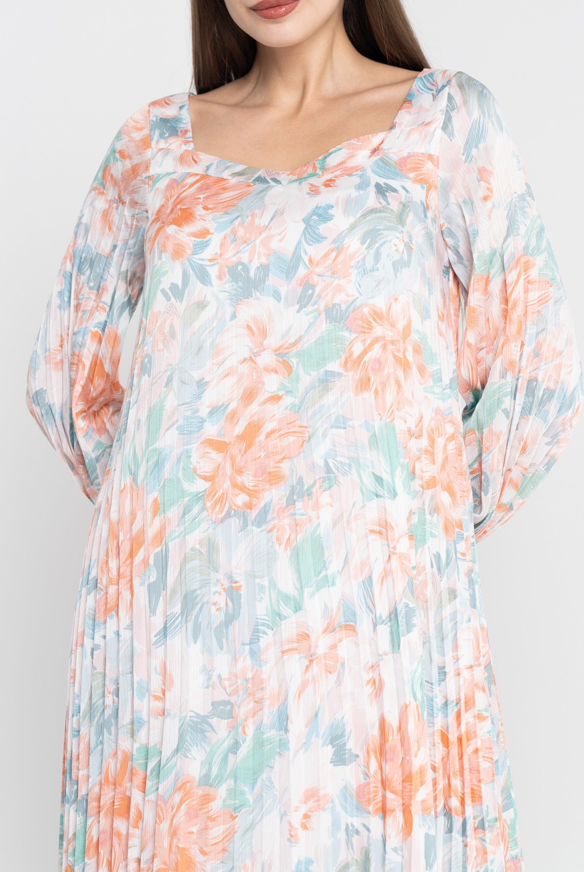 نتشي فستان متوسط الطول بأكمام طويلة بليسية