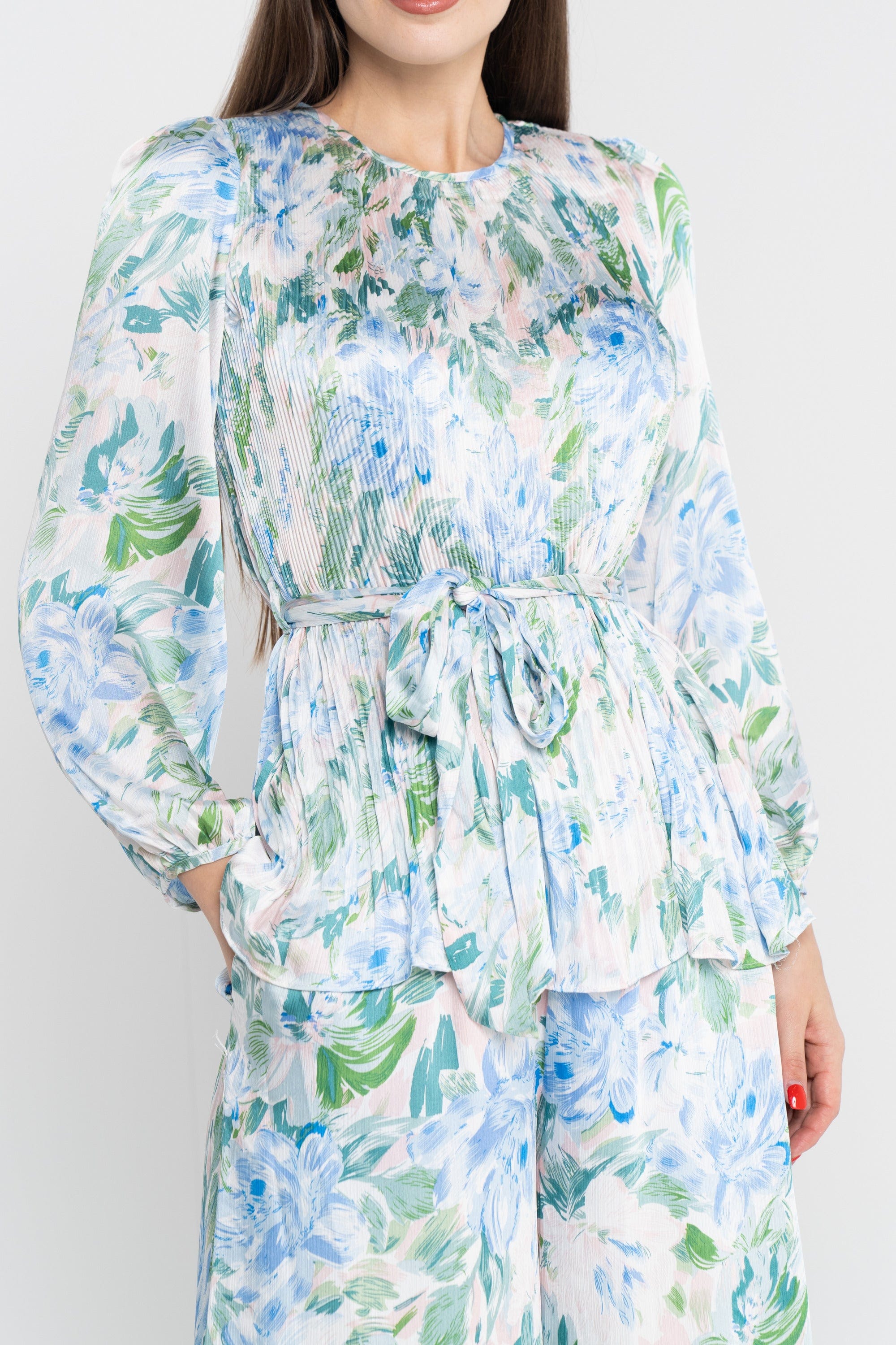 نتشي بلوزة أكمام طويلة مشجة بليسيه