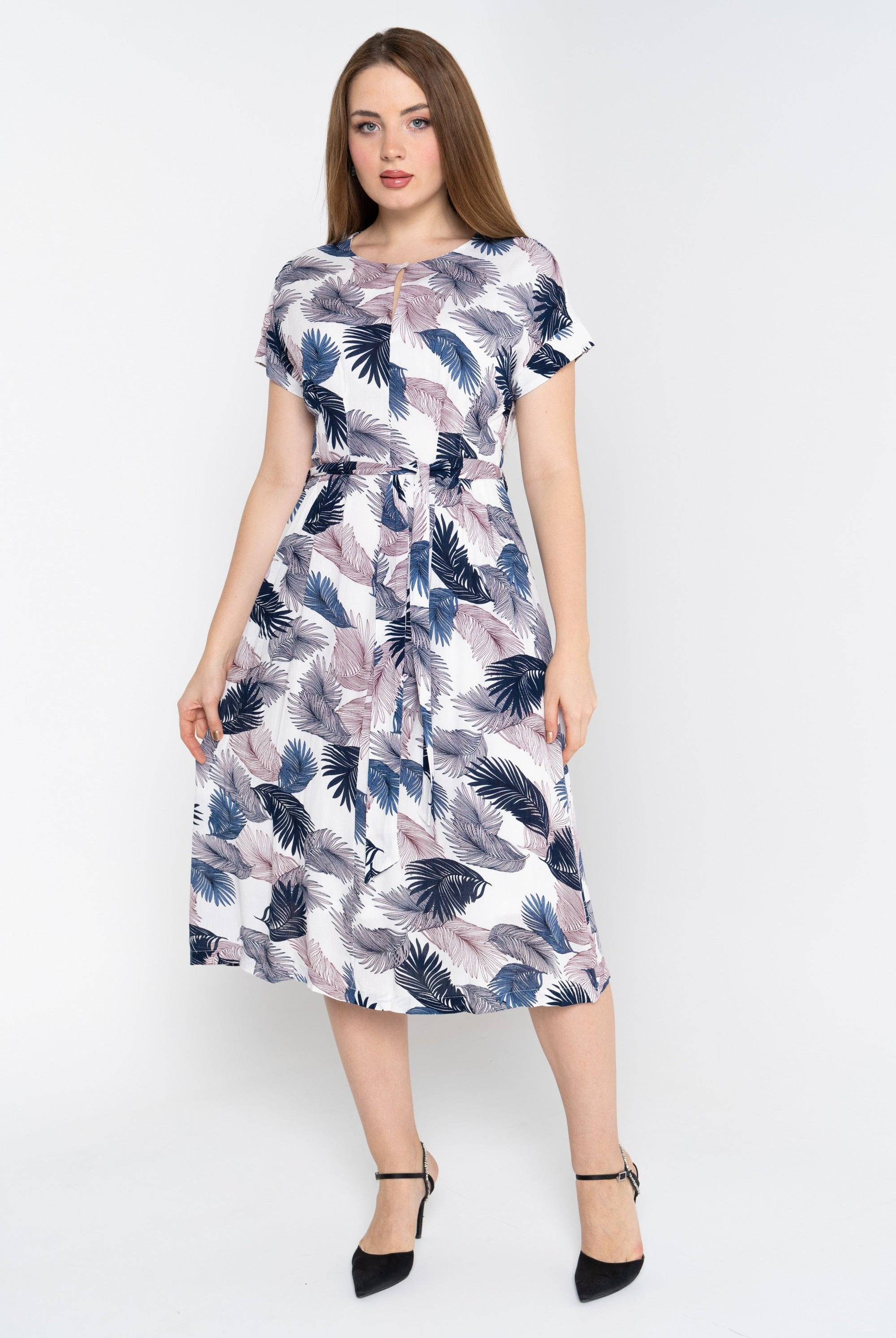 نتشي فستان ميدي منقوش برباط كم قصير