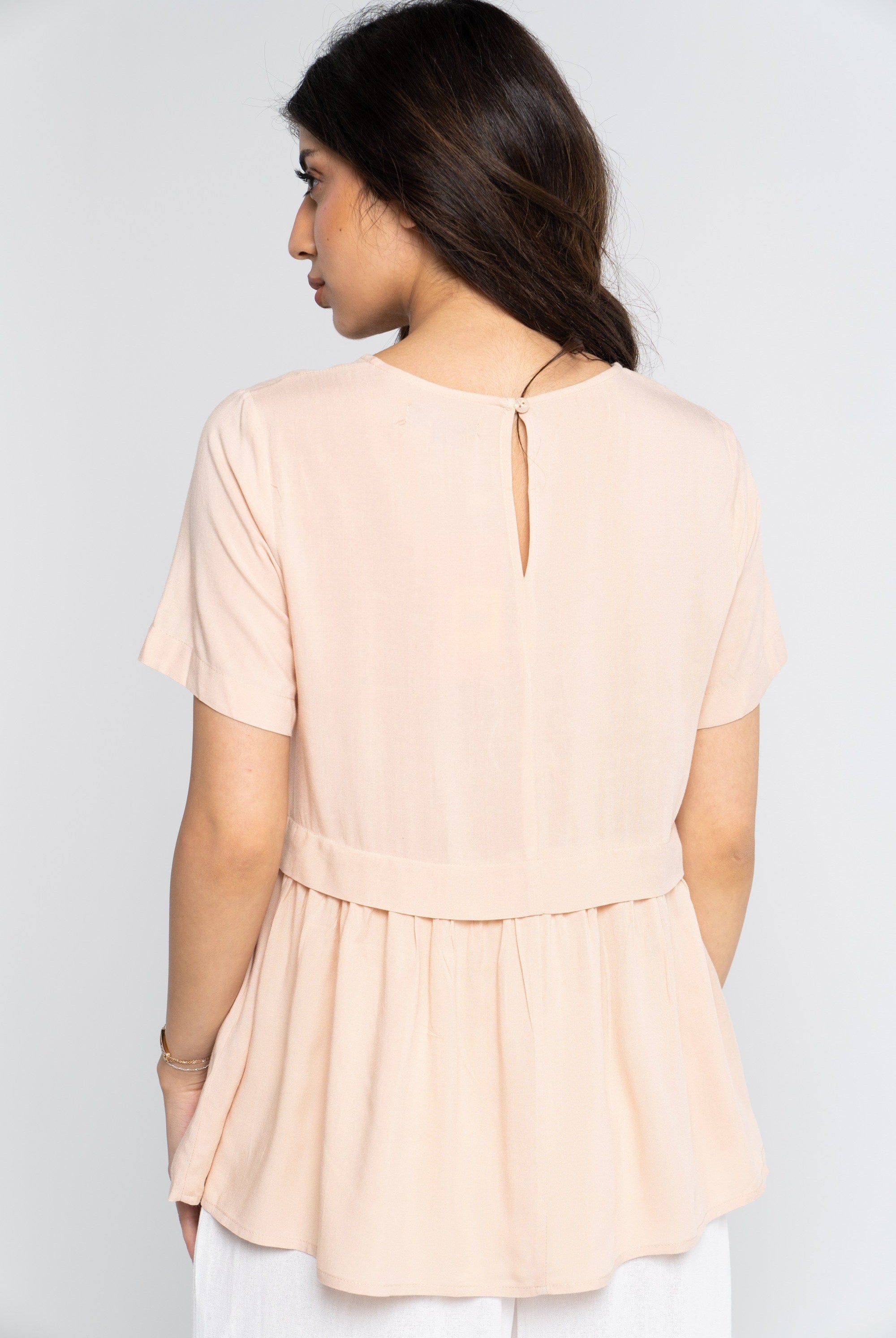 نتشي بلوزة سادة كم قصير نسائية