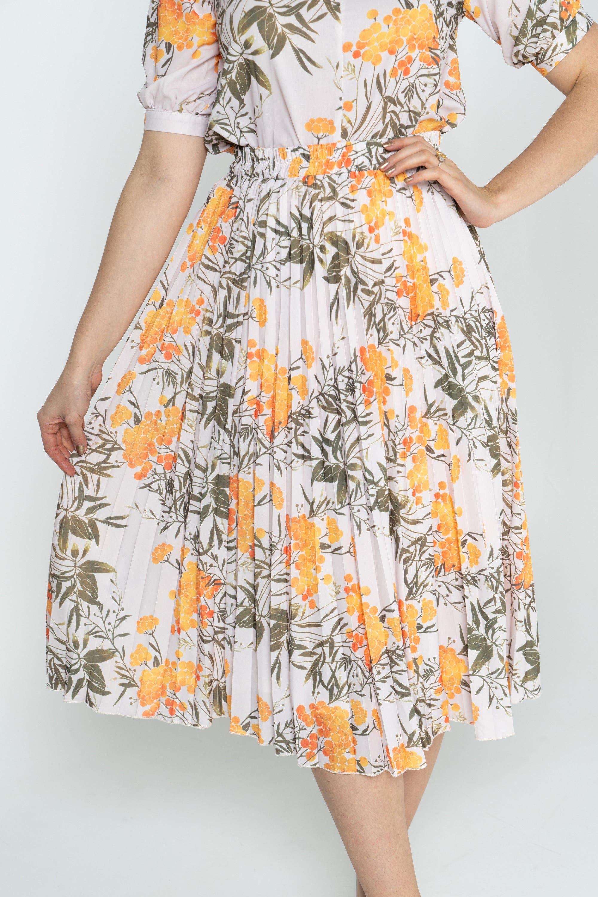 نتشي تنورة ميدي مشجرة