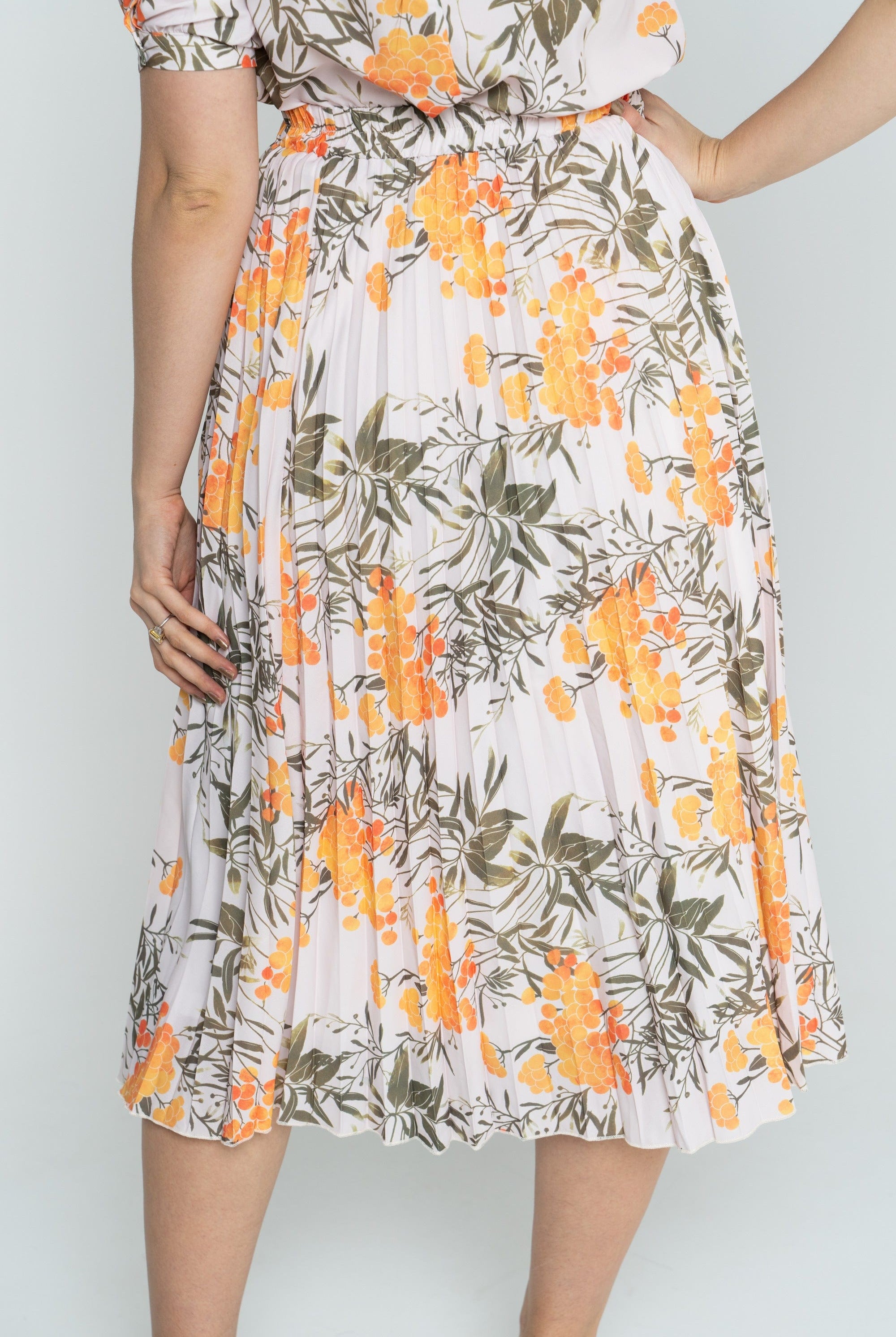 نتشي تنورة ميدي مشجرة