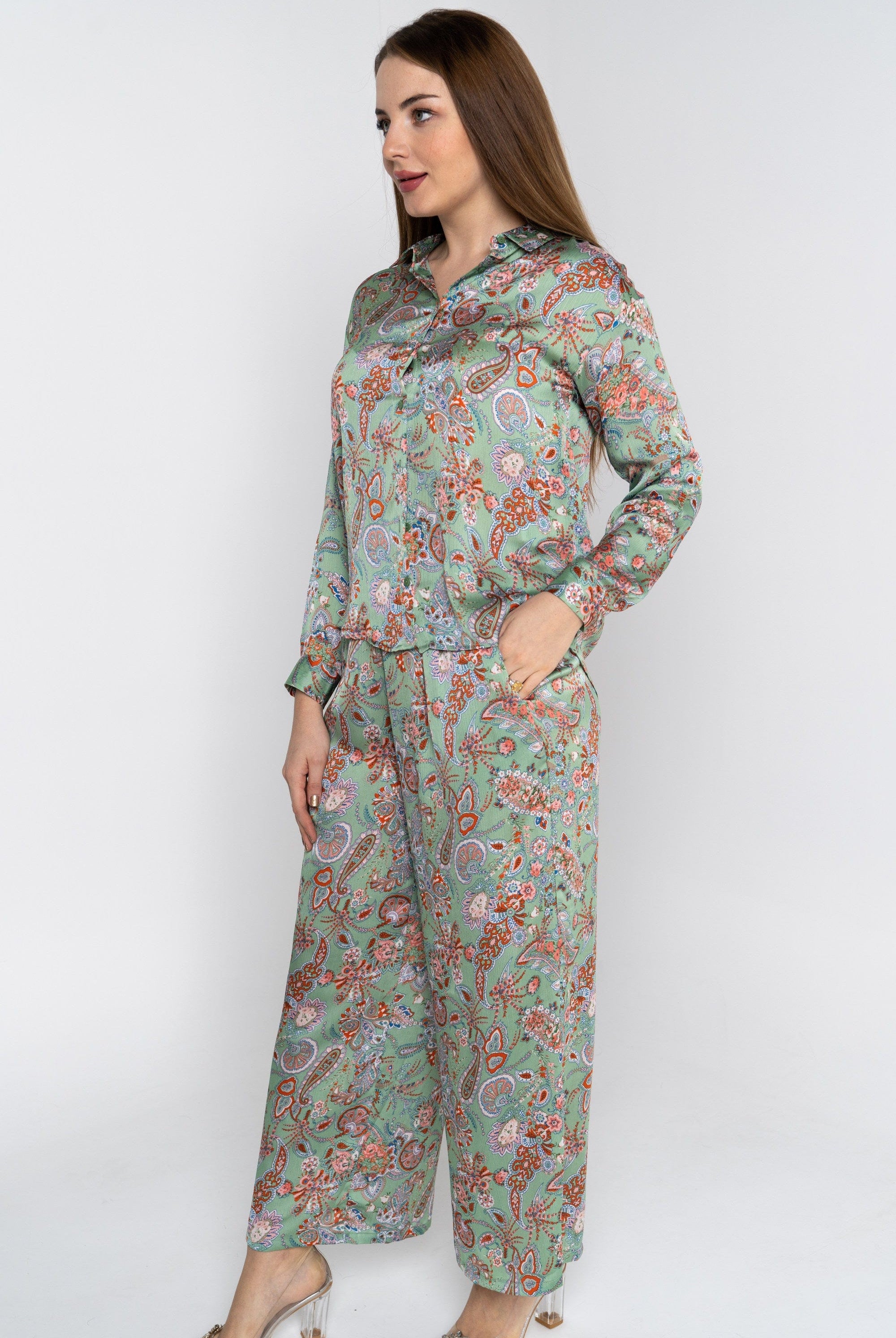 نتشي بنطلون طويل مشجر فضفاض نسائي