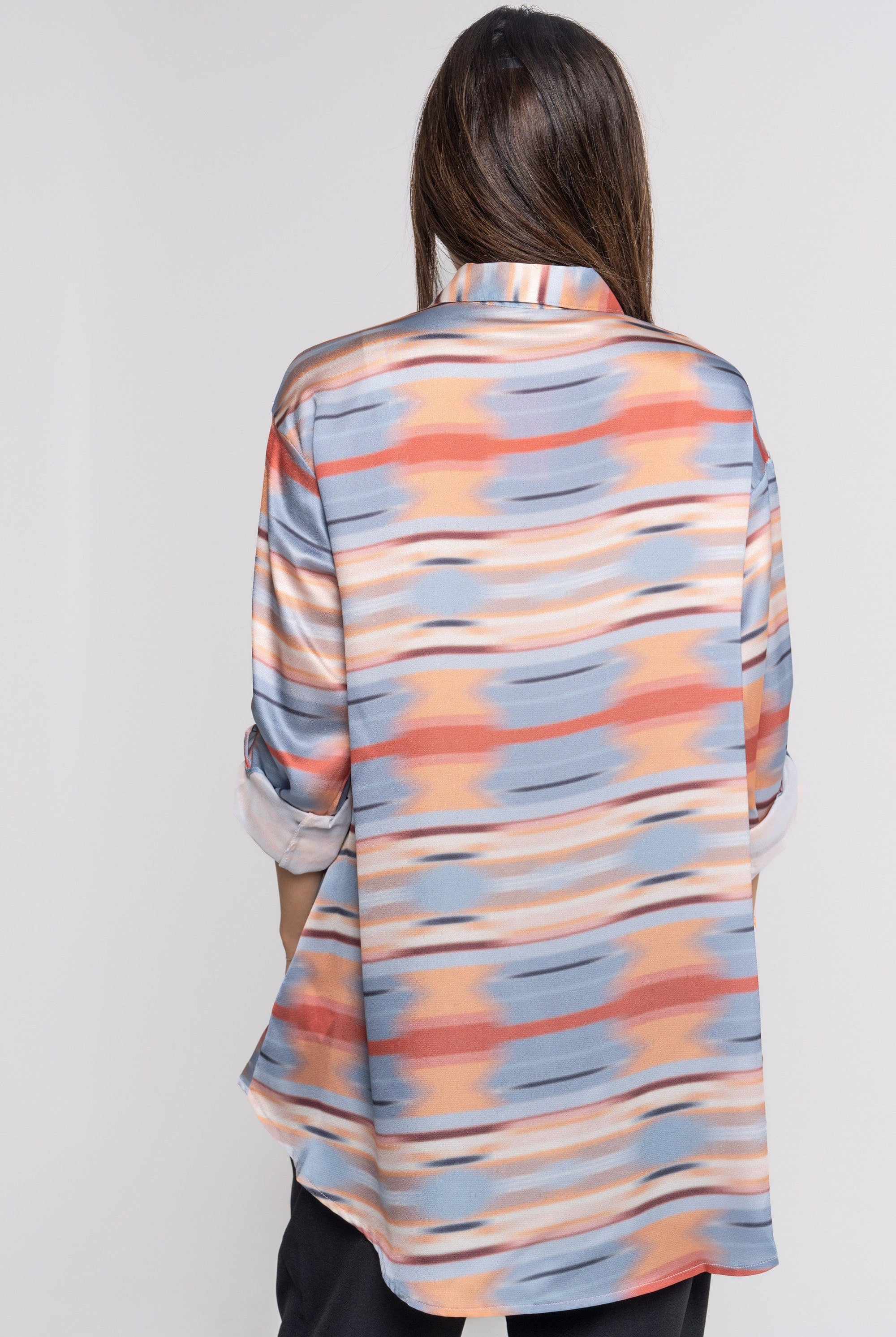 نتشي قميص منقوش بأزرار أمامية بياقة بأكمام طويلة برتقالي