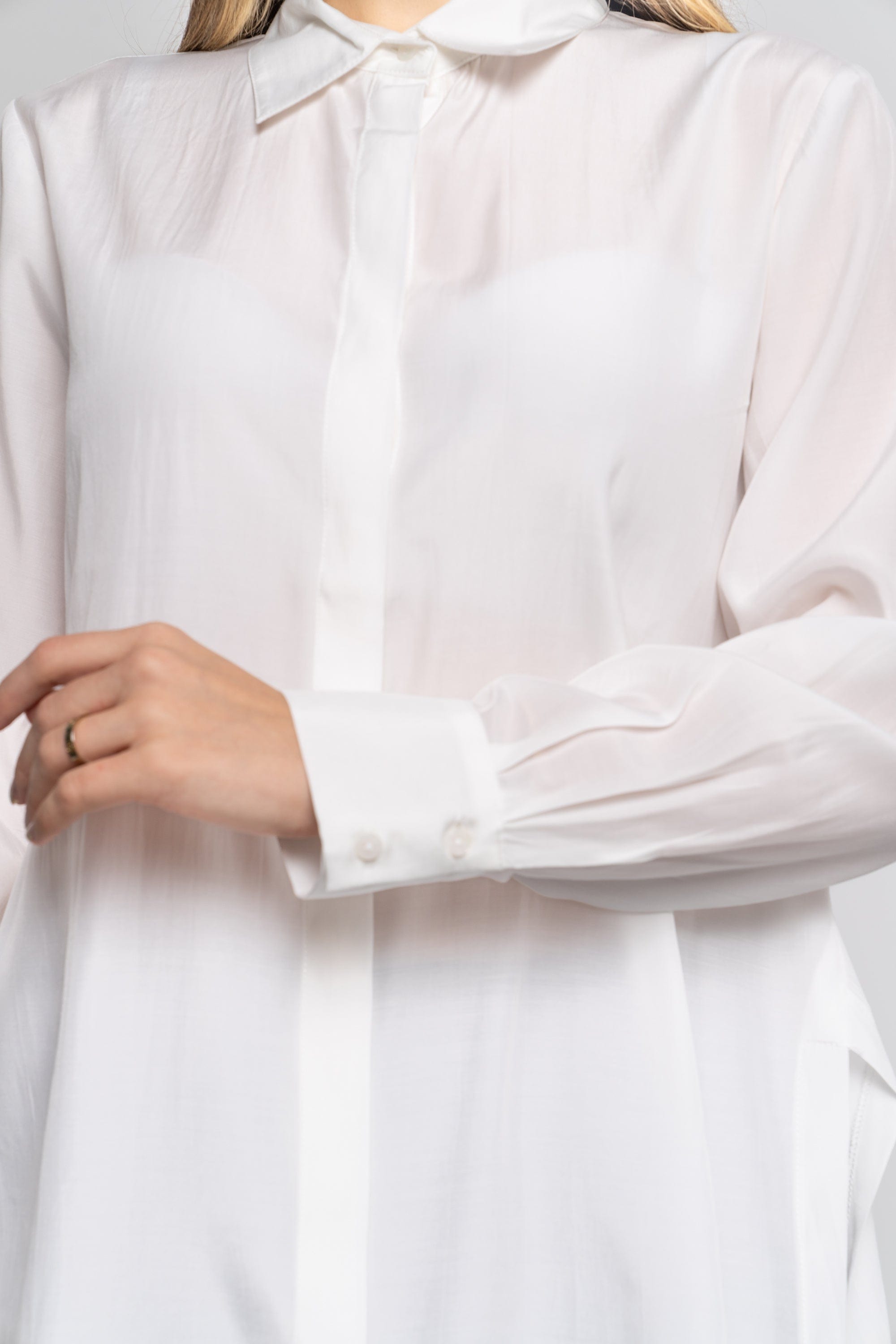 ูุชุดู ูู
ูุต ูุณุงุฆู ูุถูุงุถ ู
ูุชูุญ ู
ู ุงูุฌุงูุจูู ุจุฃูู
ุงู
ุทูููุฉ