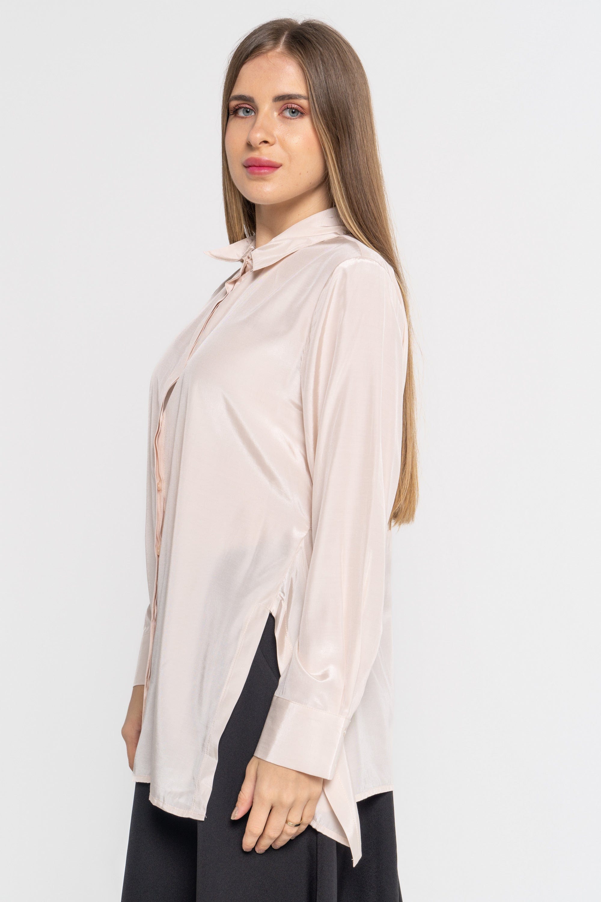 ูุชุดู ูู
ูุต ูุณุงุฆู ูุถูุงุถ ู
ูุชูุญ ู
ู ุงูุฌุงูุจูู ุจุฃูู
ุงู
ุทูููุฉ