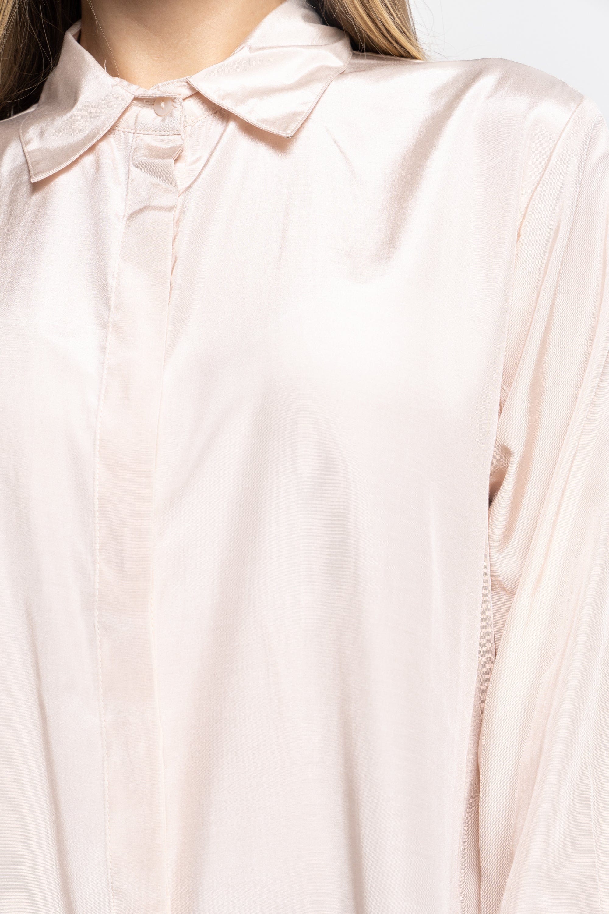 ูุชุดู ูู
ูุต ูุณุงุฆู ูุถูุงุถ ู
ูุชูุญ ู
ู ุงูุฌุงูุจูู ุจุฃูู
ุงู
ุทูููุฉ