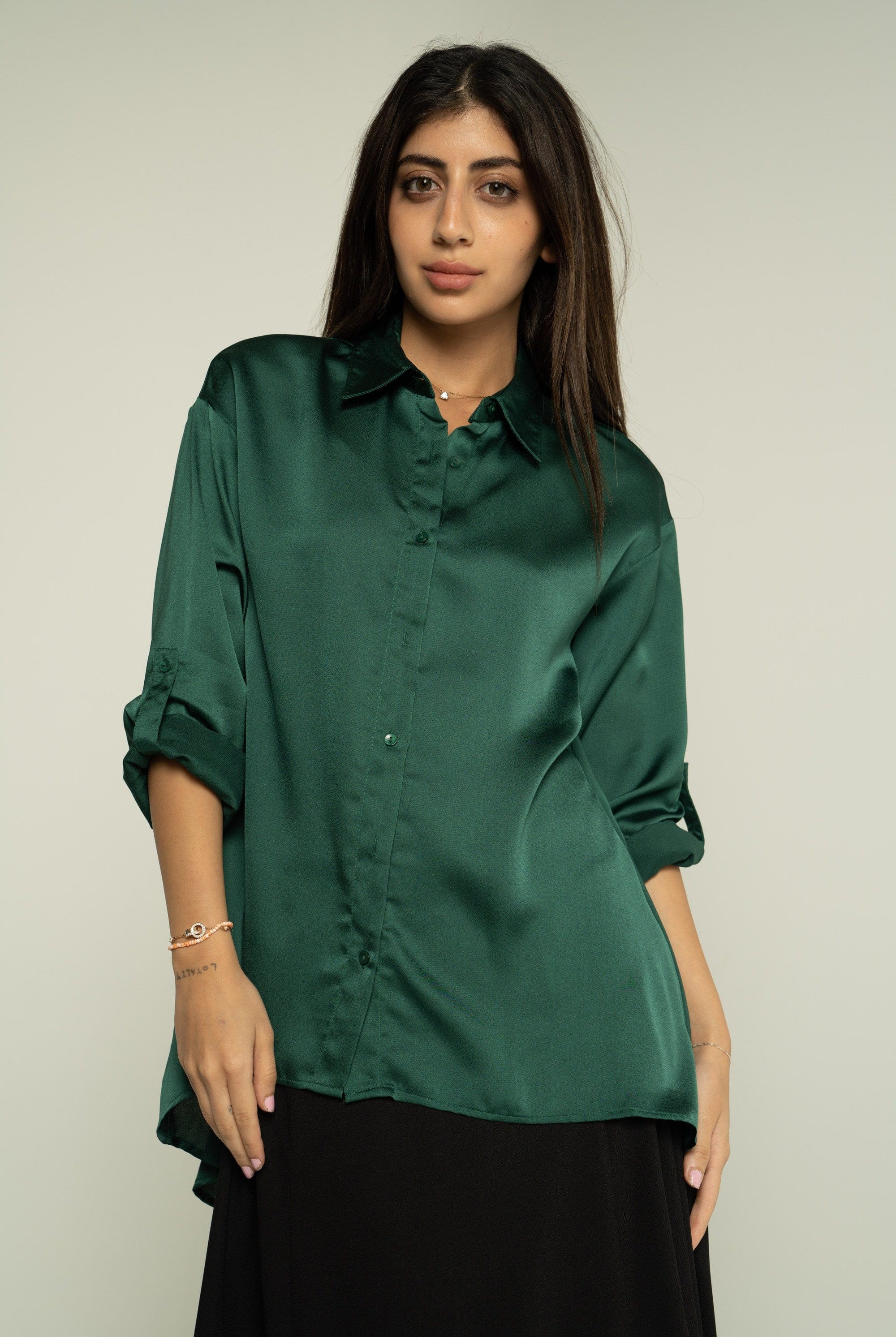 نتشي قميص سادة بأزرار أمامية أوفر سايز بأكمام طويلة