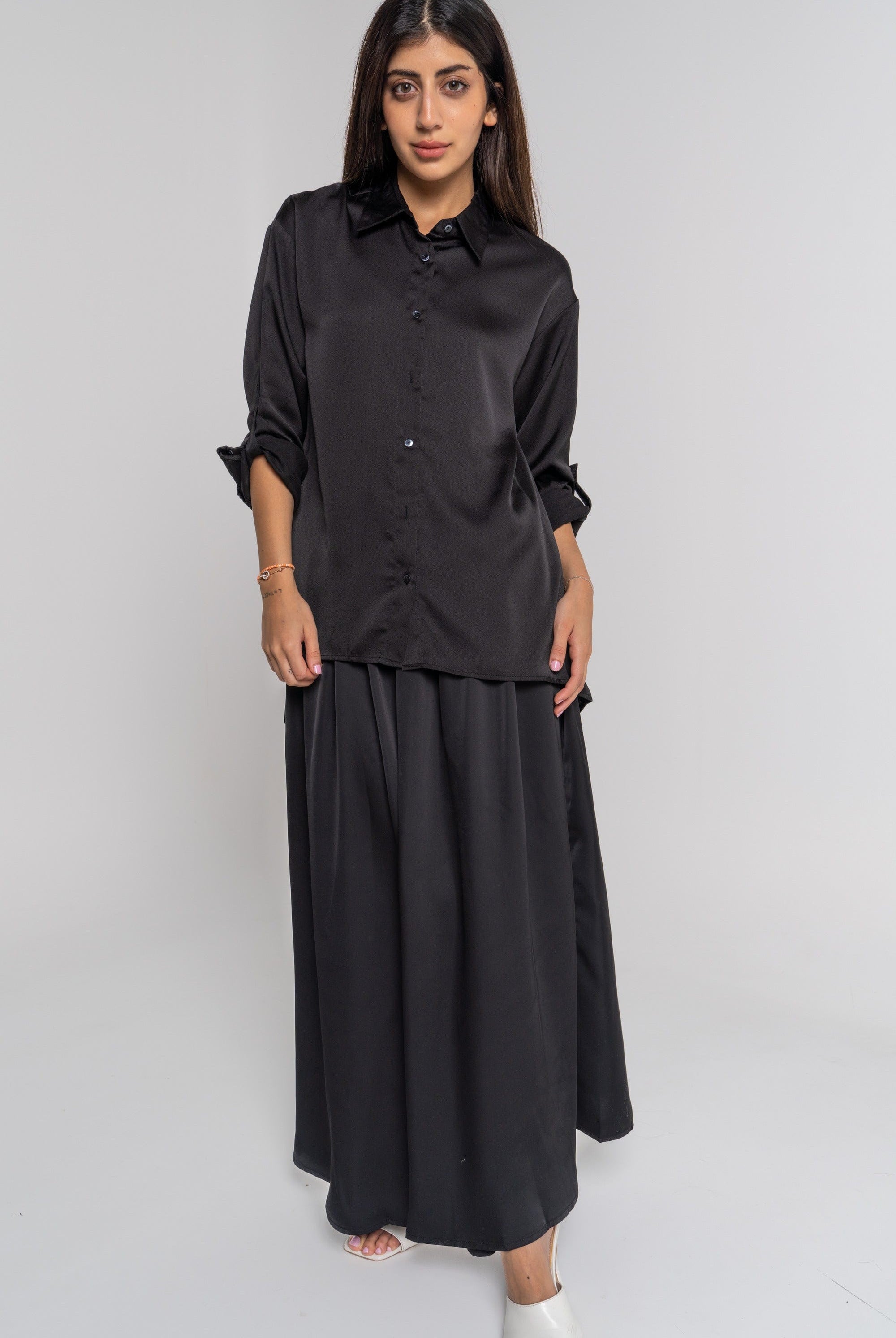 نتشي قميص سادة بأزرار أمامية أوفر سايز بأكمام طويلة