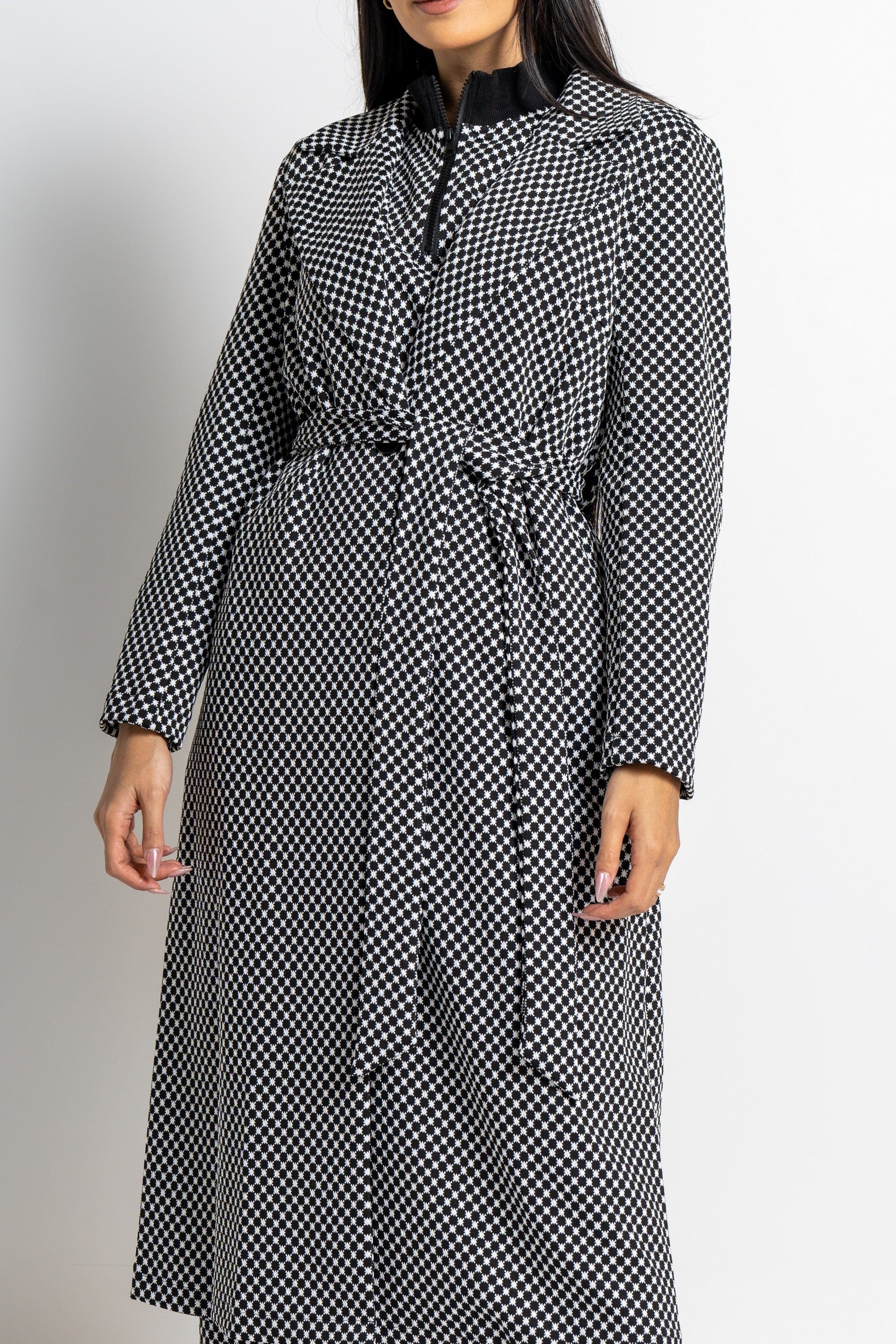 نتشي معطف بأكمام طويلة منسوج برباط خصر