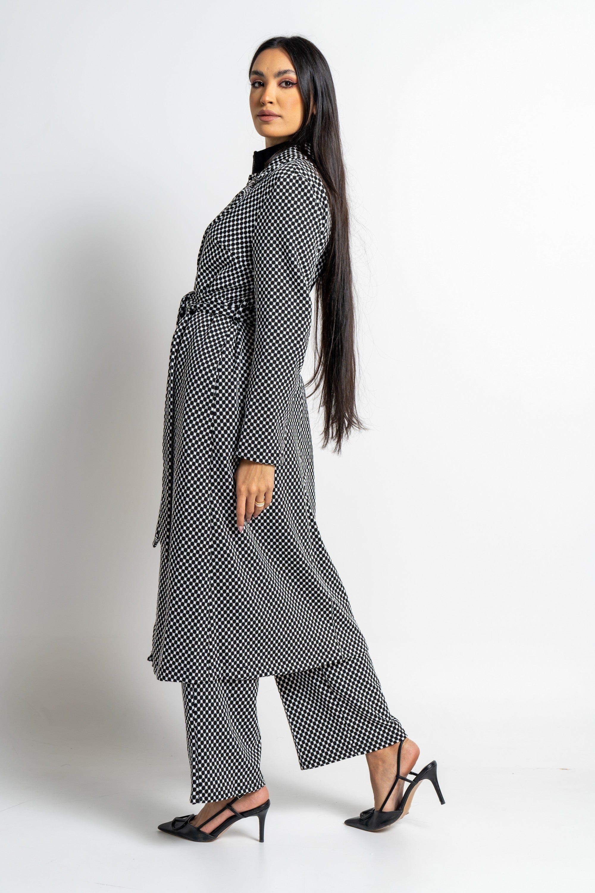 نتشي معطف بأكمام طويلة منسوج برباط خصر