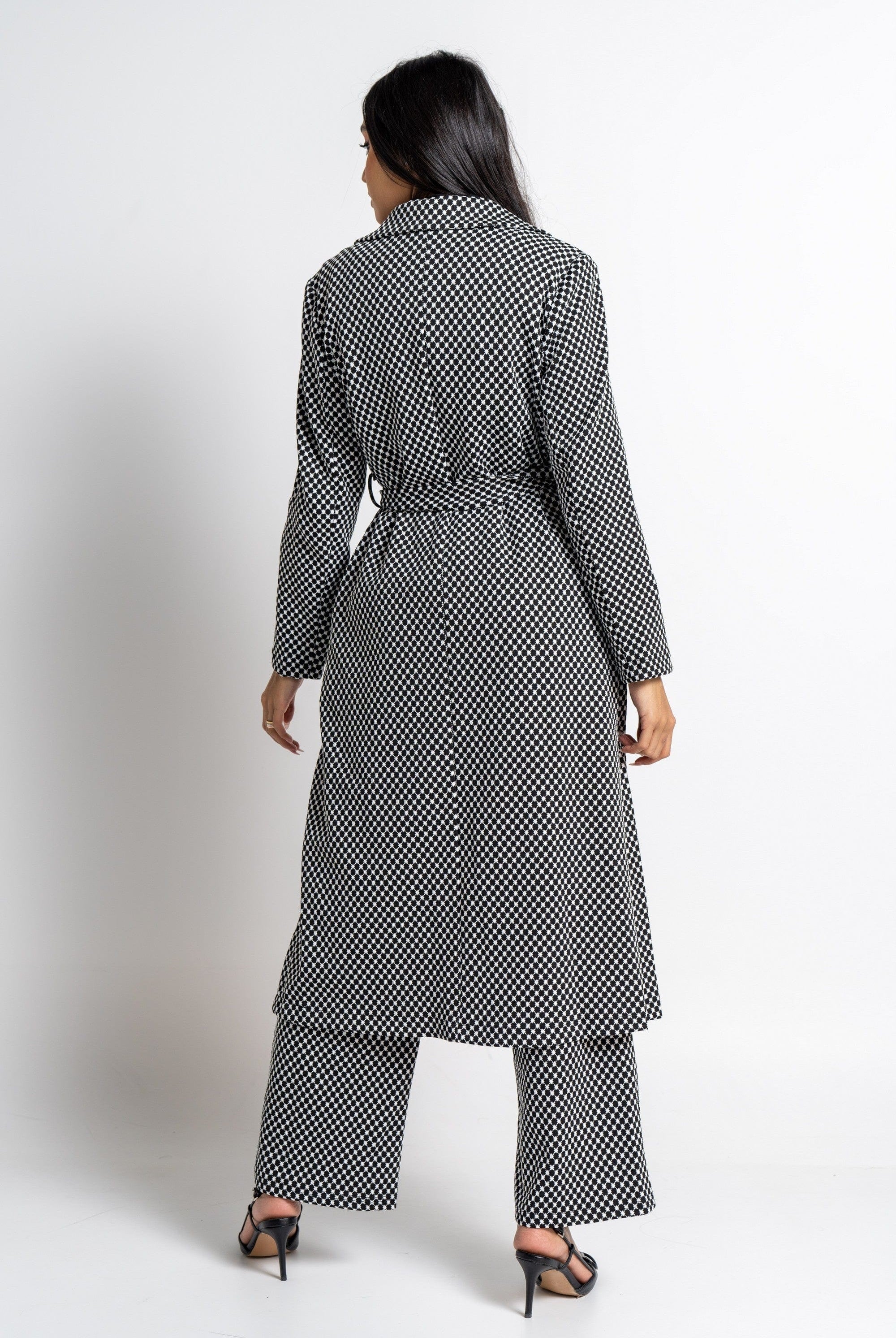 نتشي معطف بأكمام طويلة منسوج برباط خصر