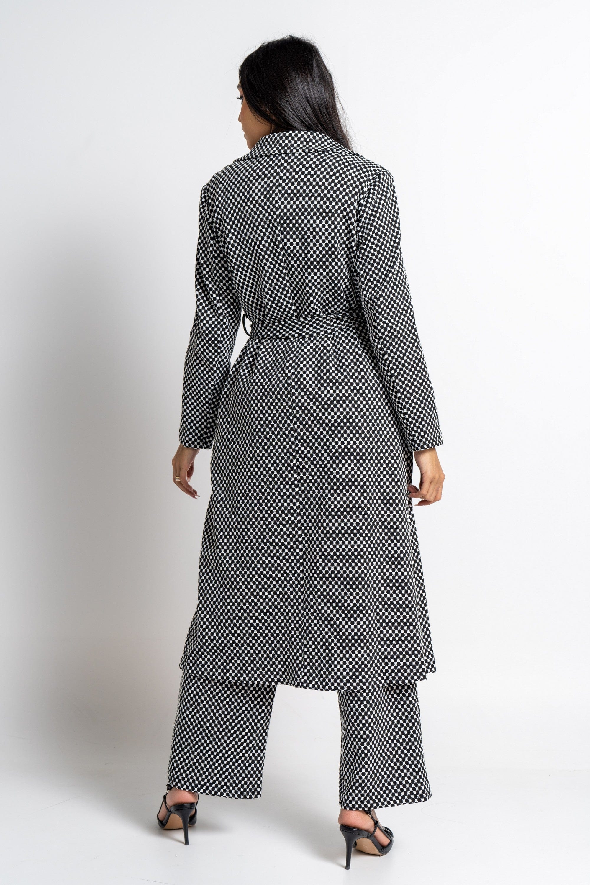 نتشي معطف بأكمام طويلة منسوج برباط خصر