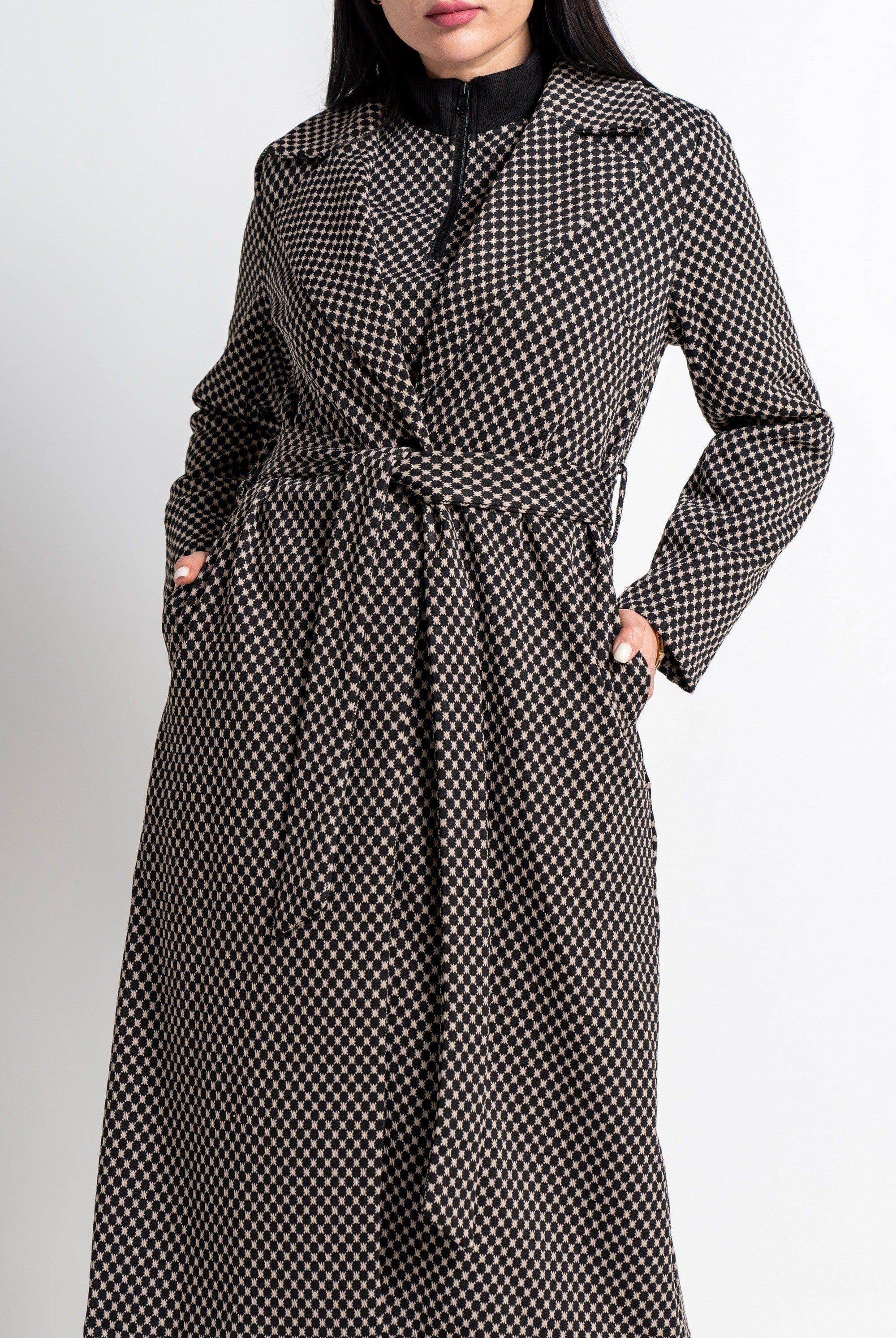 نتشي معطف بأكمام طويلة منسوج برباط خصر