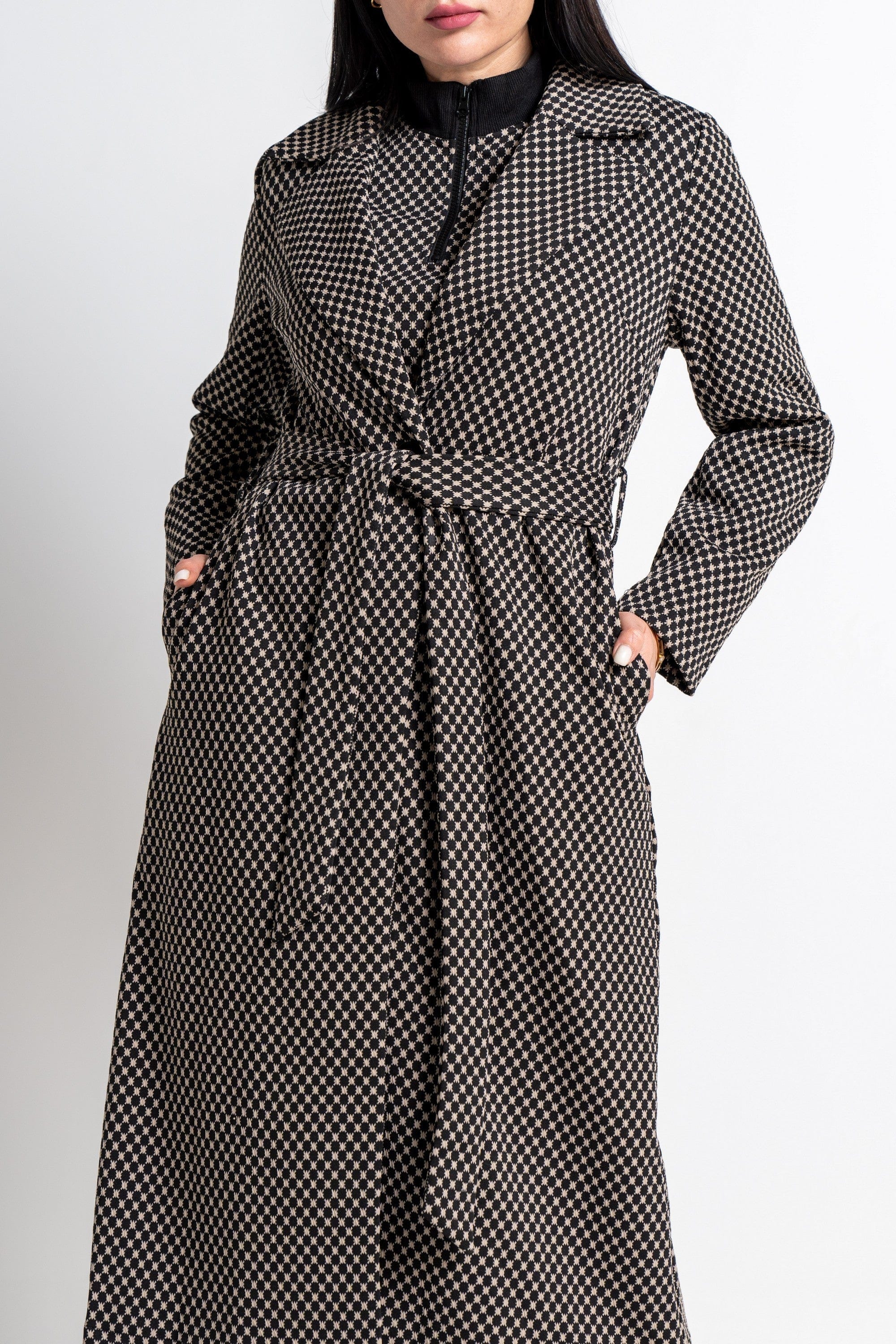 نتشي معطف بأكمام طويلة منسوج برباط خصر