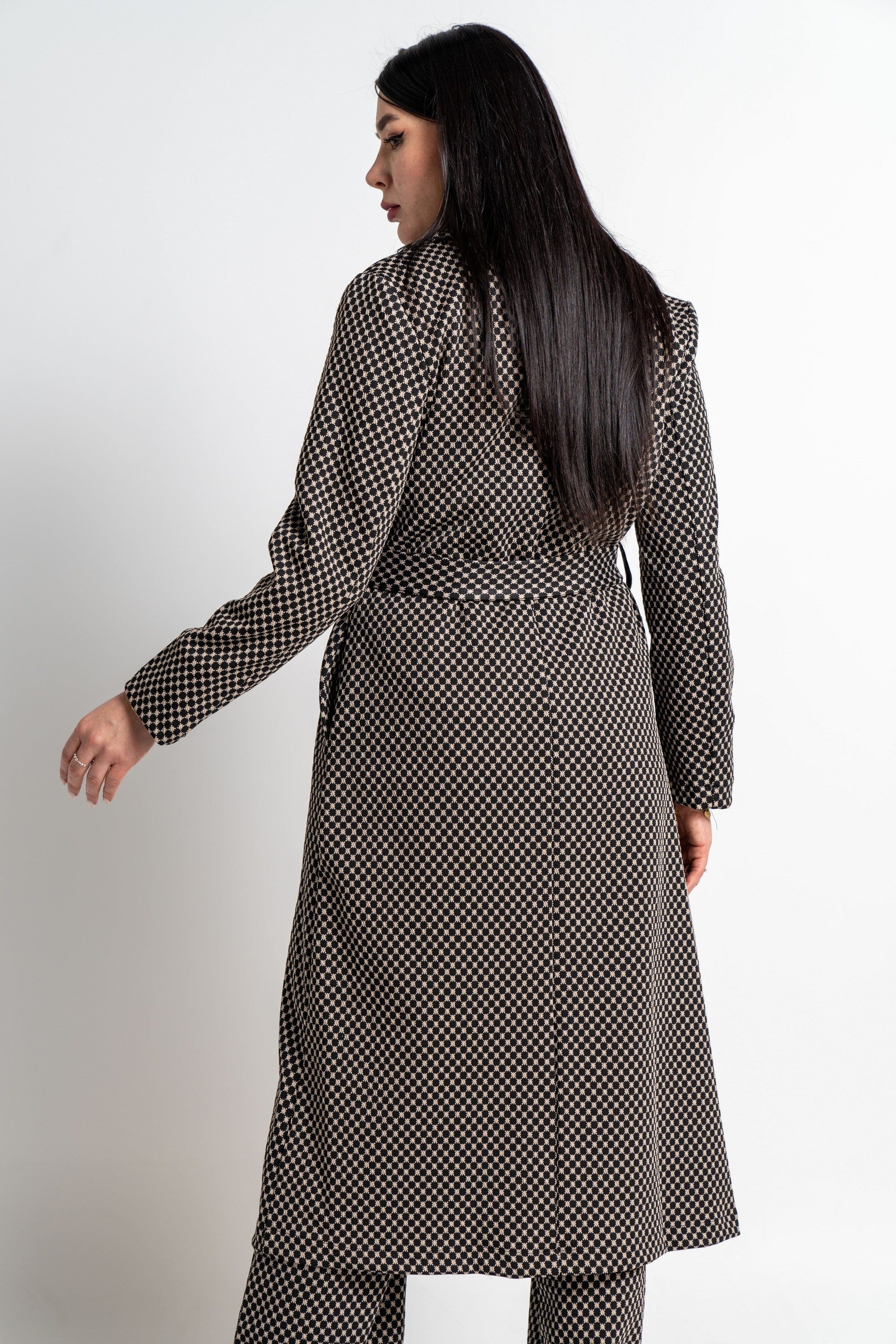 نتشي معطف بأكمام طويلة منسوج برباط خصر