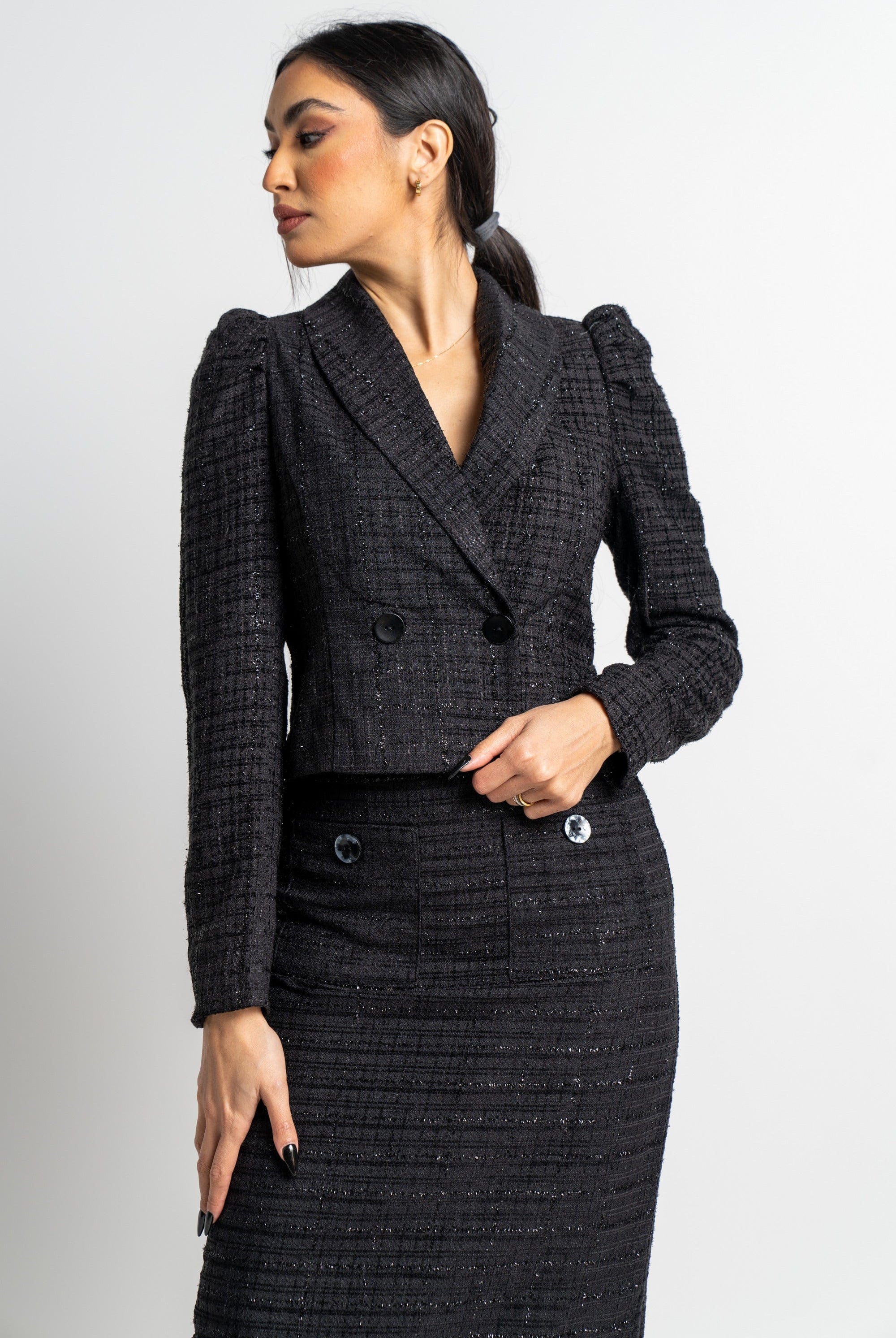 نتشي سترة قصيرة بأكمام طويلة بأزرار أمامية نسائي