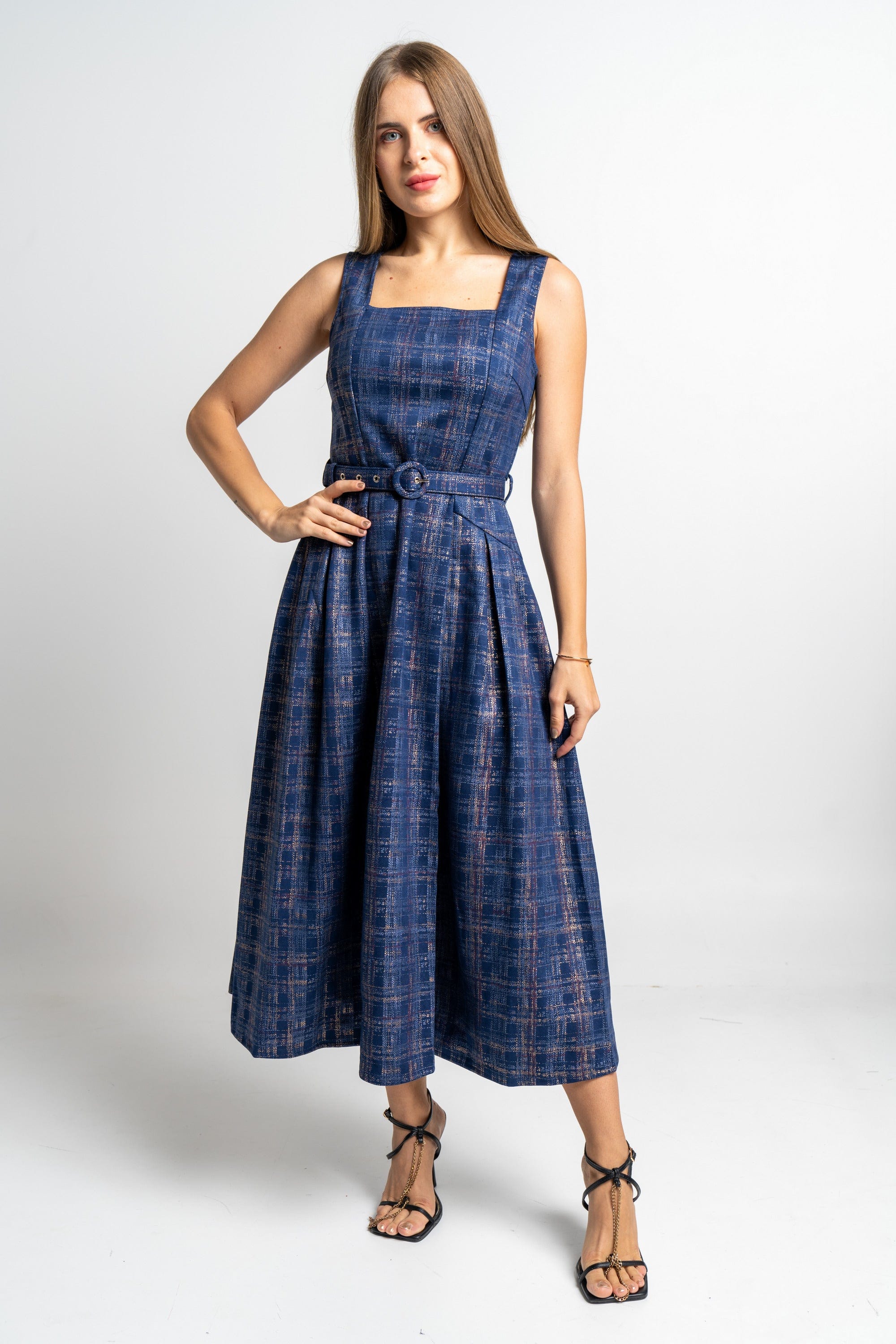 نتشي فستان ميدي كاروهات حمالات مخصر نسائي