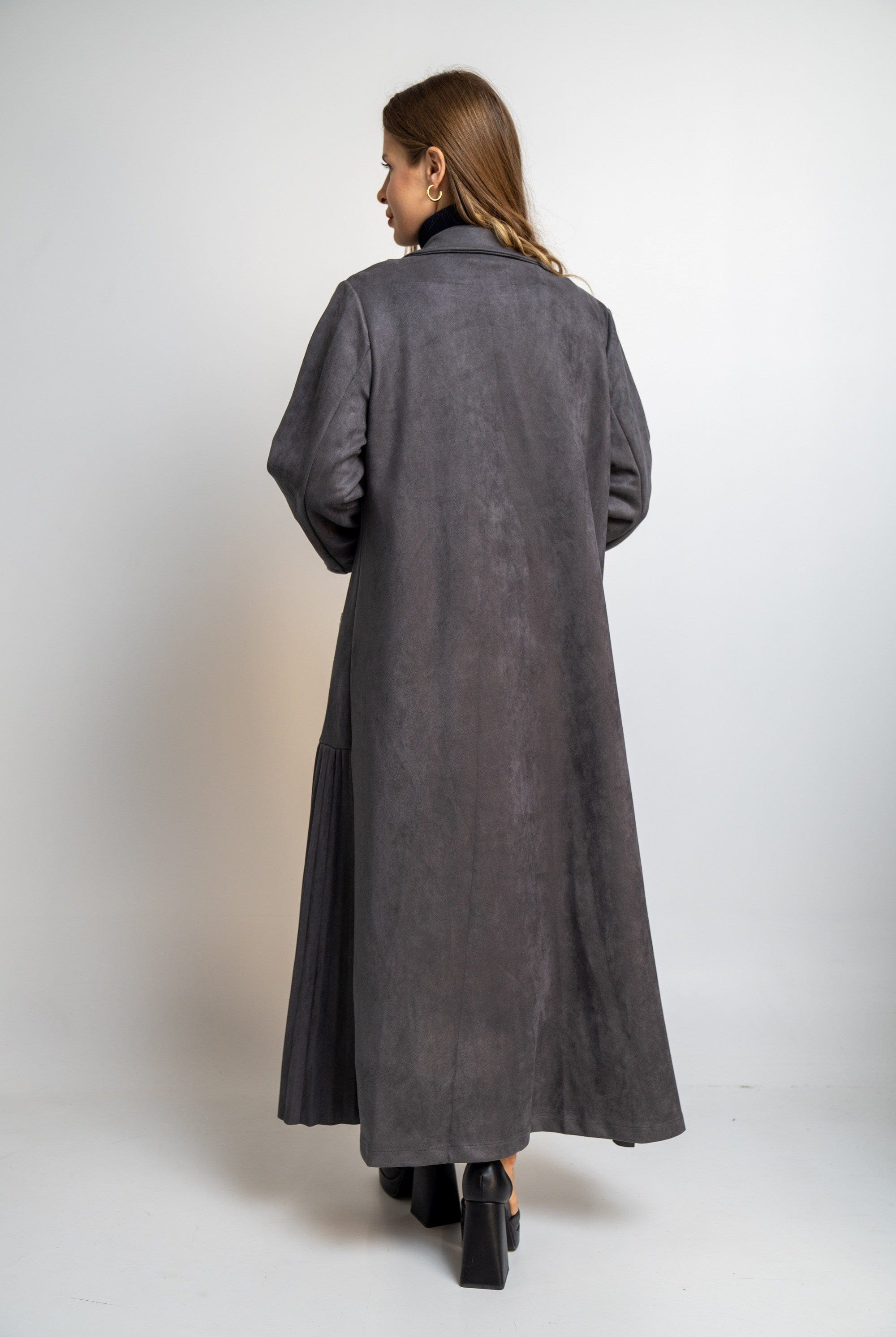 نتشي جاكيت طويل بجيوب وكشكشة نسائي