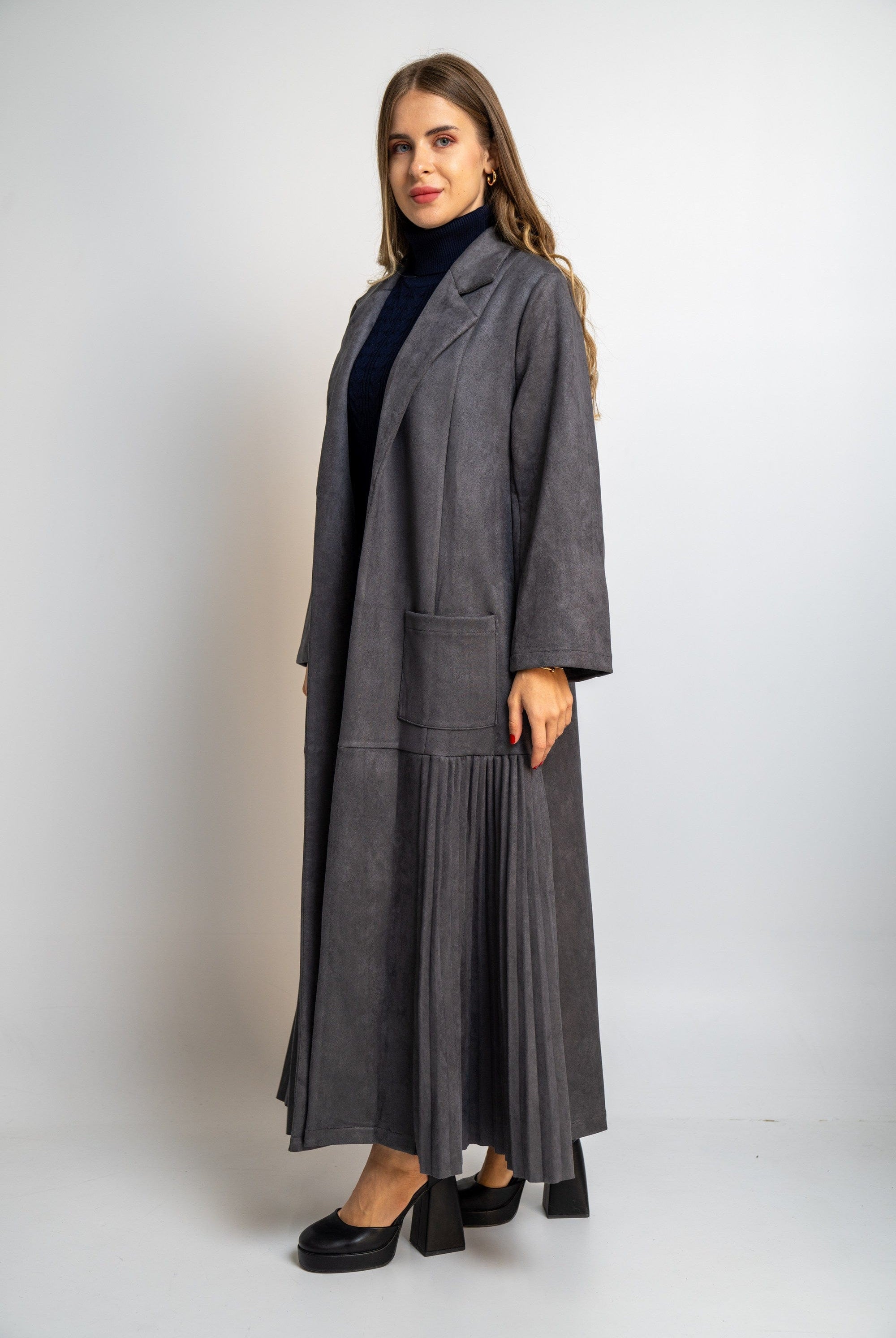 نتشي جاكيت طويل بجيوب وكشكشة نسائي