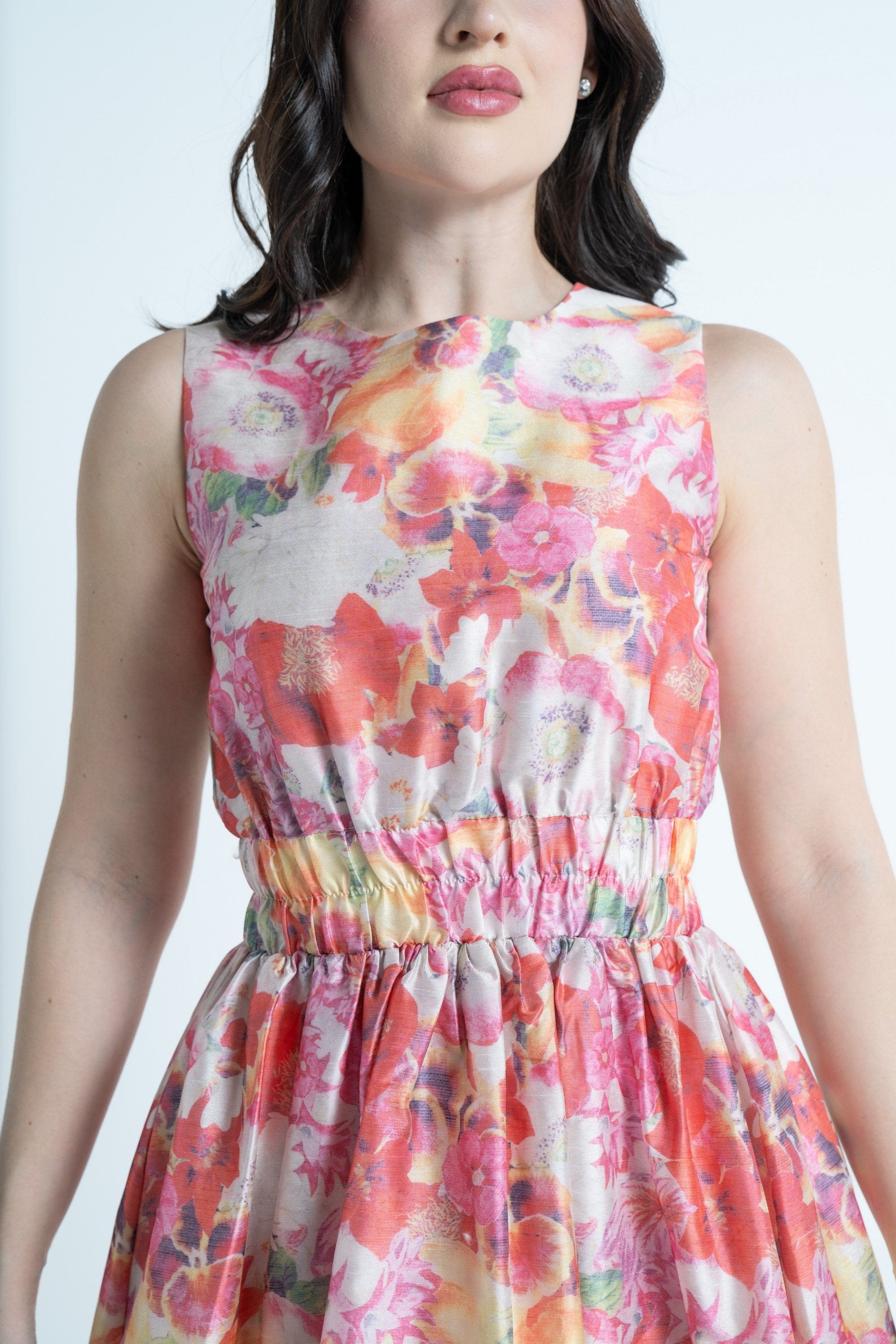 نتشي فستان ميدي بدون أكمام مشجر بخصر مطاطي فوشيا