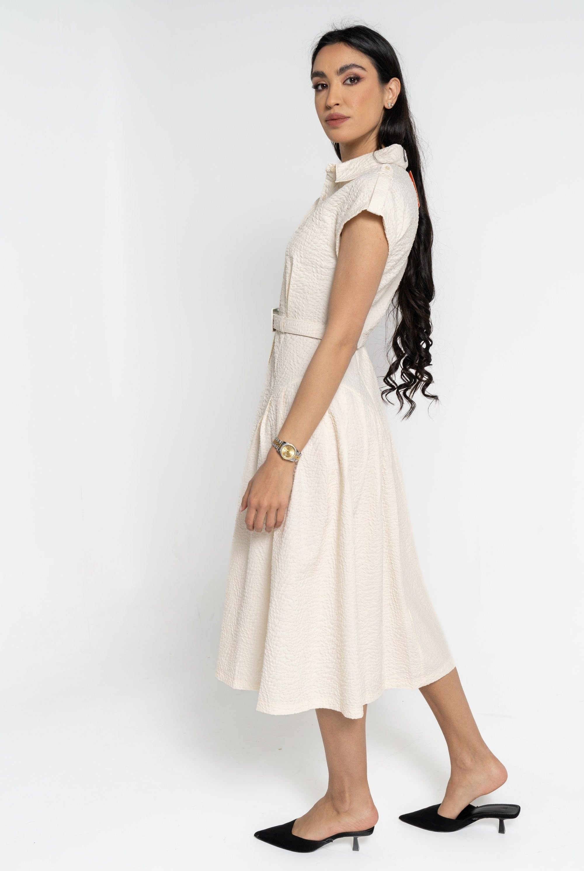 نتشي فستان قميص بأكمام قصيرة بأزرار أمامية سادة