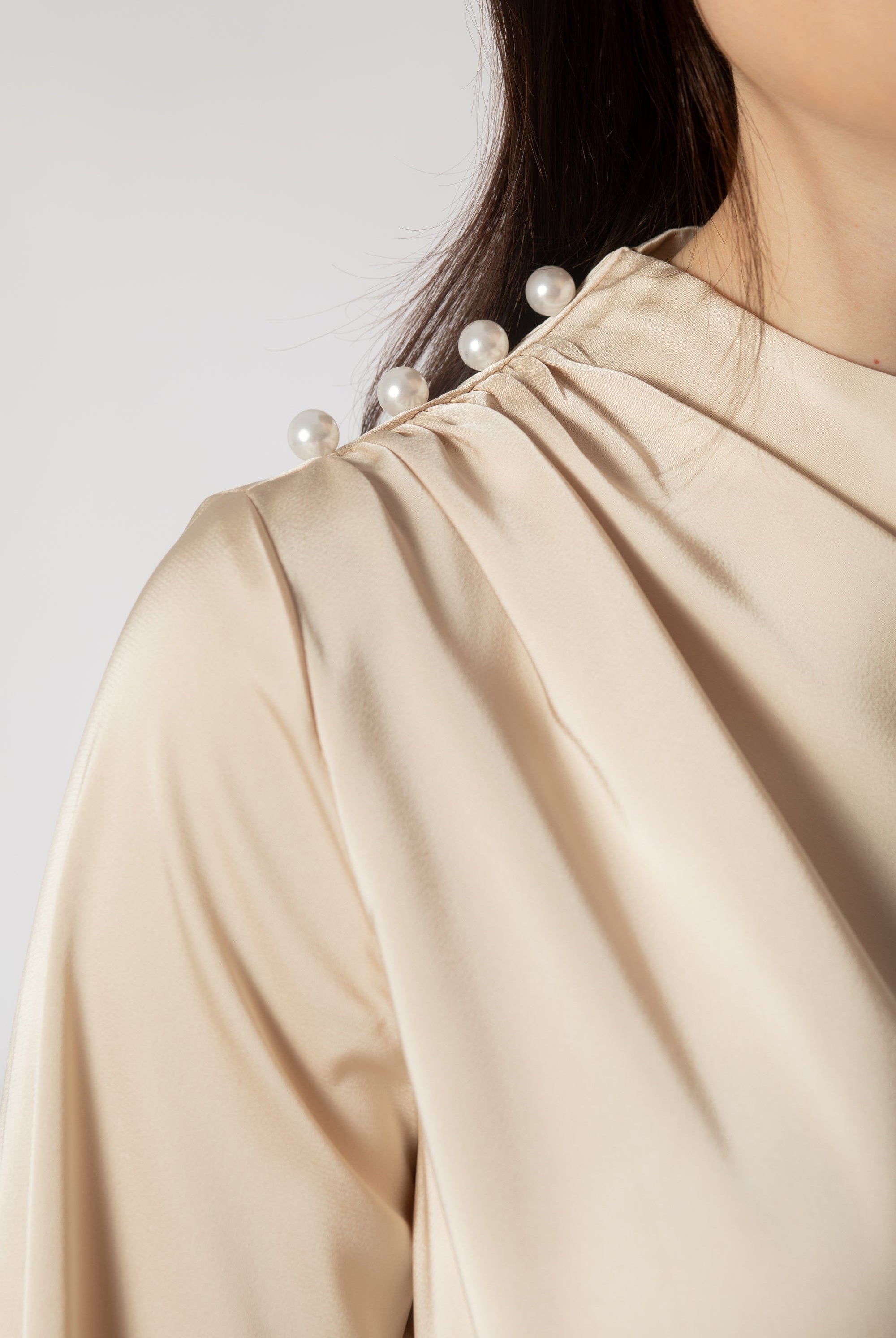 نتشي بلوزة بأكمام طويلة نسائية سادة ناعمة