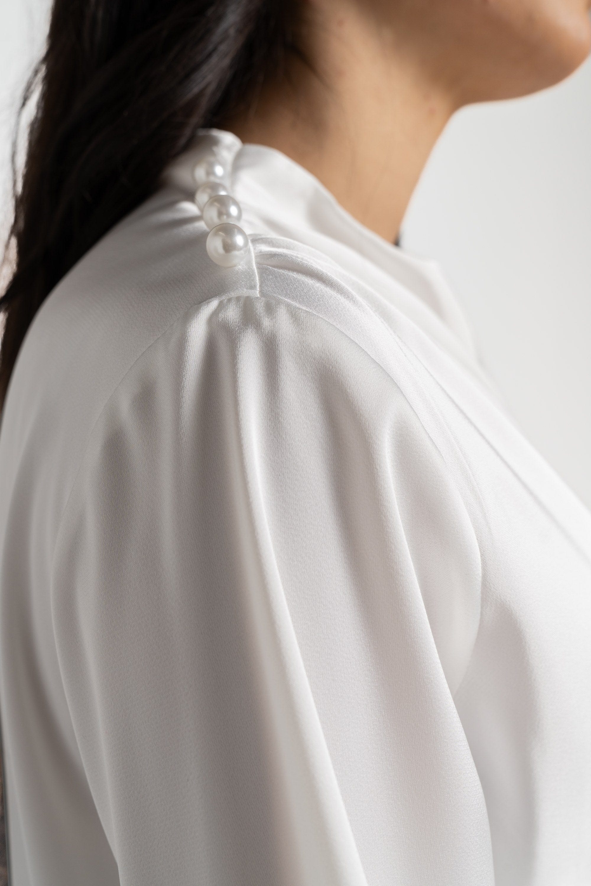 نتشي بلوزة بأكمام طويلة نسائية سادة ناعمة