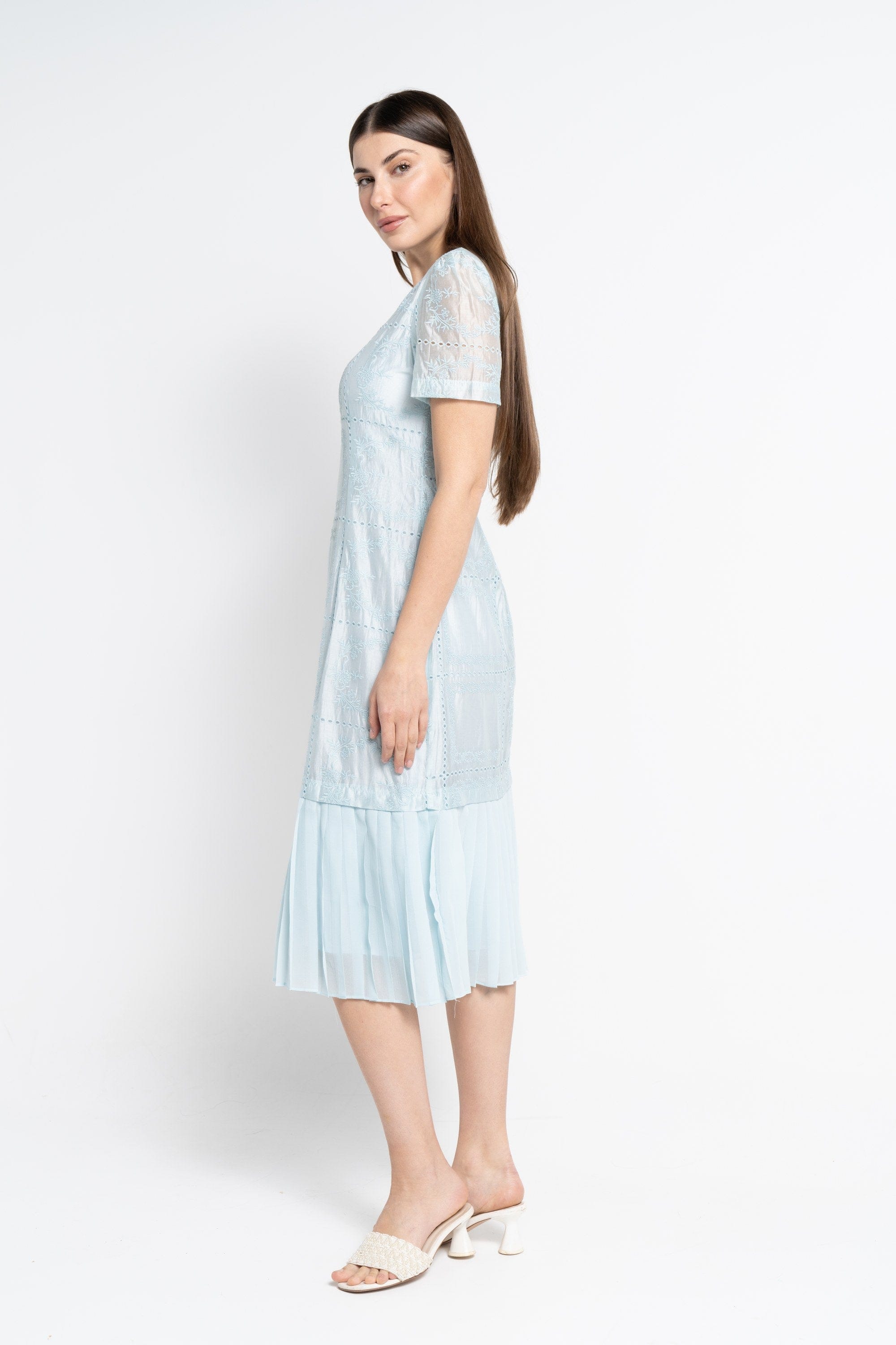 ูุชุดู ูุณุชุงู ู
ูุฏู ุจุฃูู
ุงู
ูุตูุฑุฉ ุจููุณูุฉ ู
ู ุงูุฃุณูู