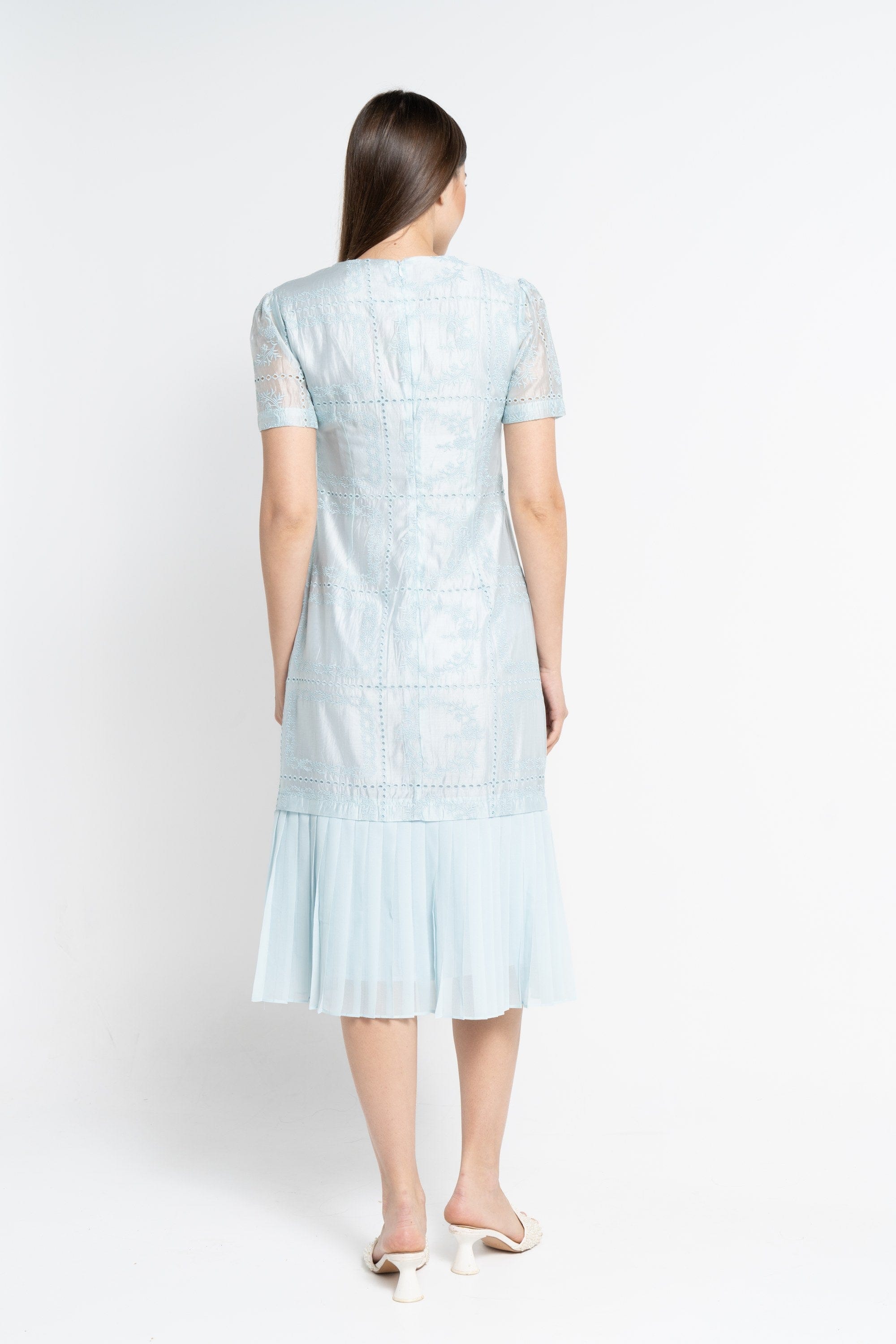 ูุชุดู ูุณุชุงู ู
ูุฏู ุจุฃูู
ุงู
ูุตูุฑุฉ ุจููุณูุฉ ู
ู ุงูุฃุณูู