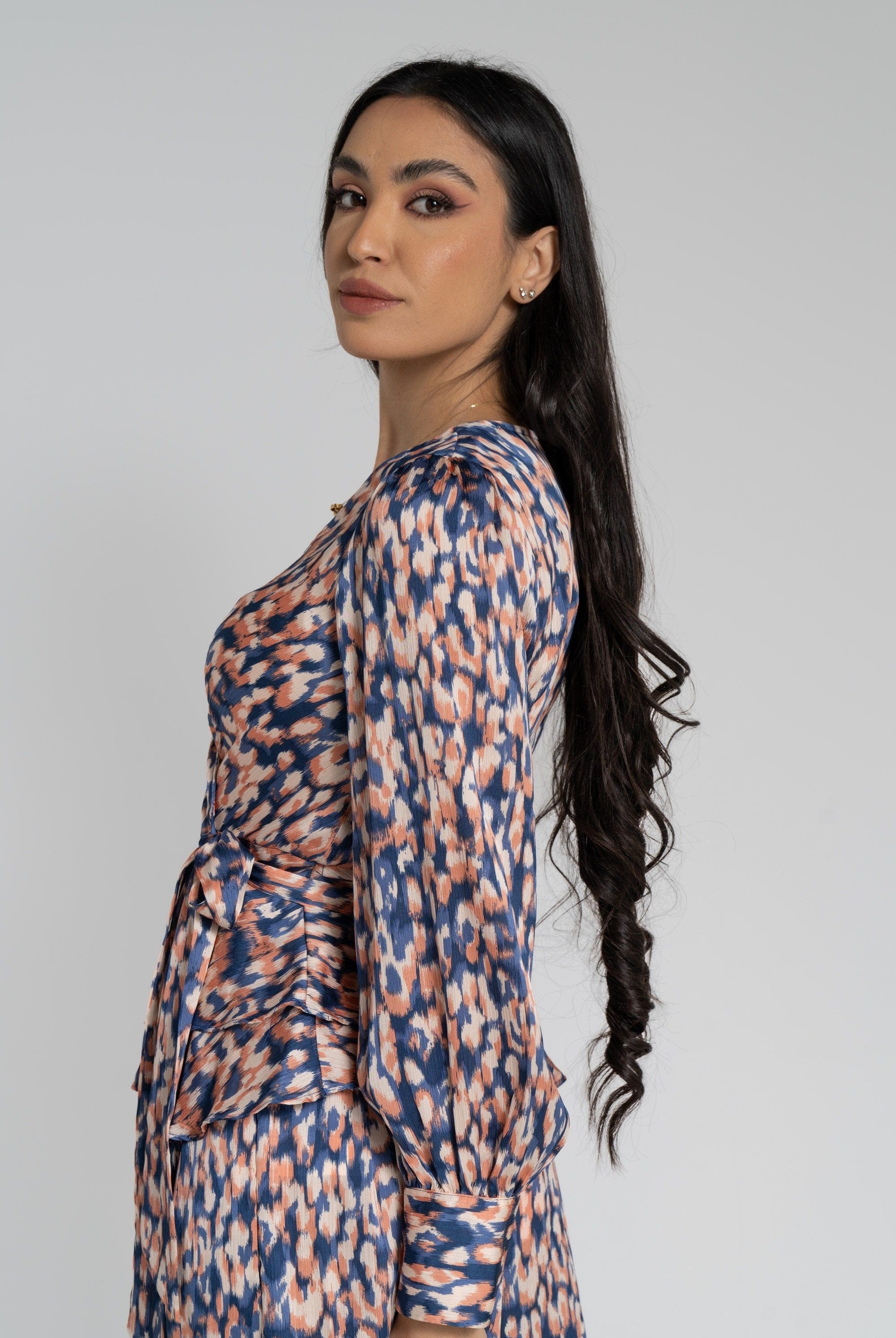 نتشي بلوزة بأكمام طويلة منقوشه بفتحة سبعة نسائية