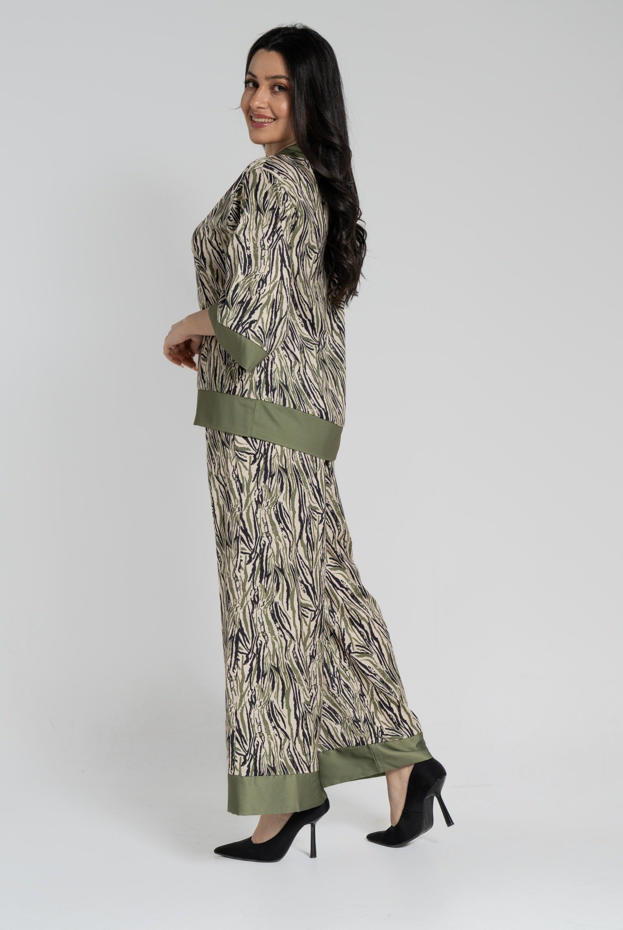 نتشي بنطلون طويل منقوش واسع سادة من أسفل نسائي أخضر جيشي