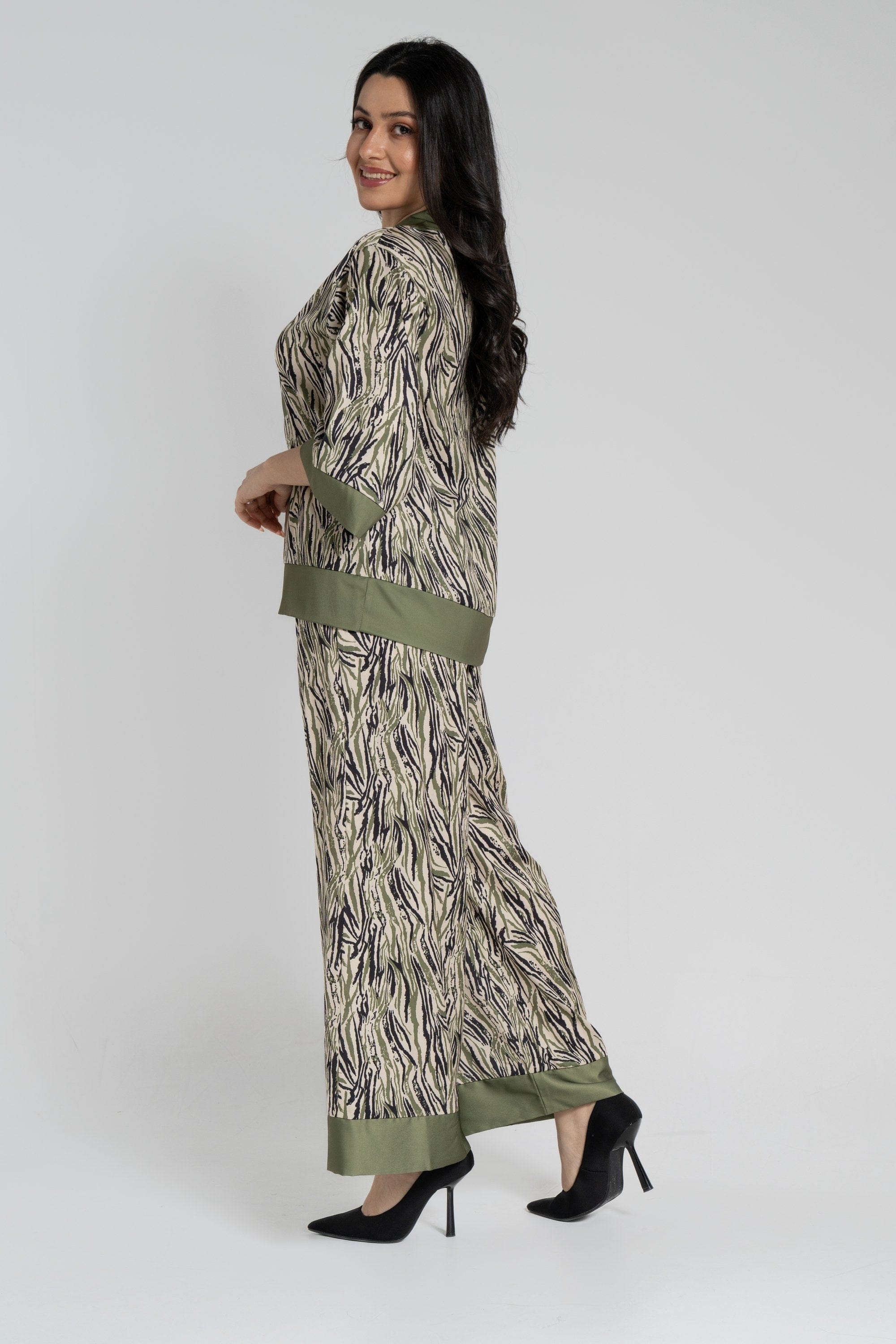 نتشي بنطلون طويل منقوش واسع سادة من أسفل نسائي أخضر جيشي