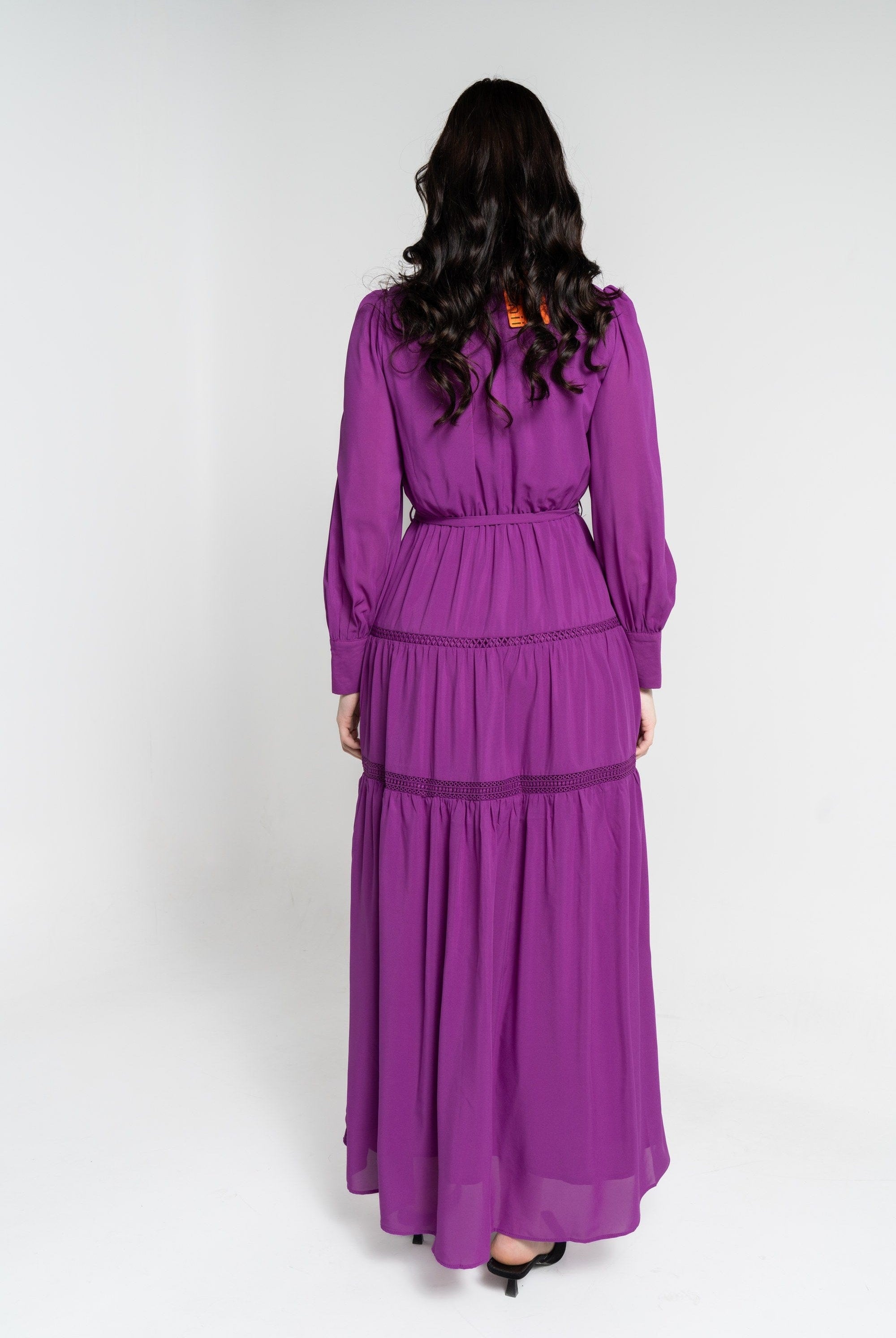 نتشي فستان ماكسي بأكمام طويلة بأزرار أمامية بربطة خصر نسائي