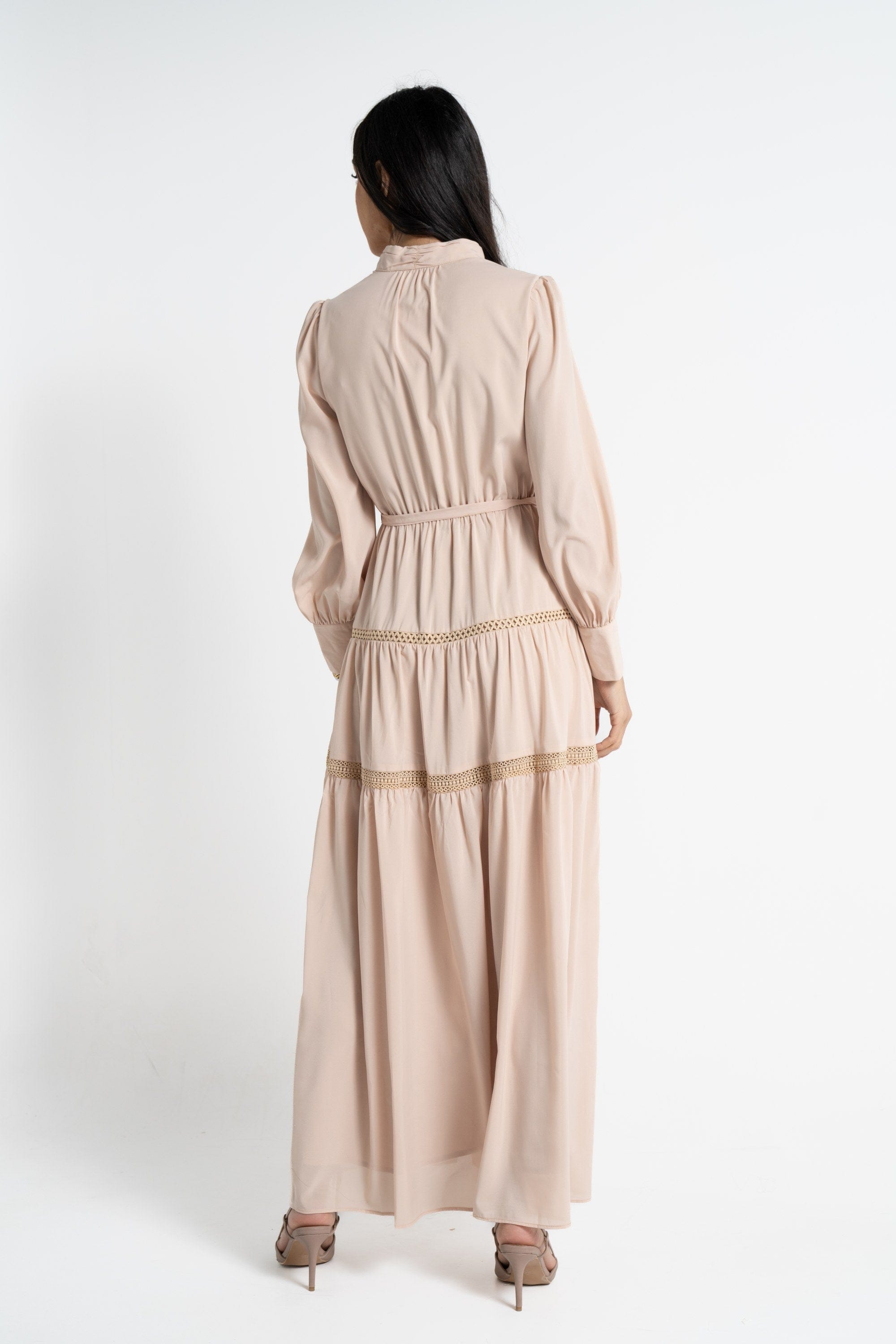 نتشي فستان ماكسي بأكمام طويلة بأزرار أمامية بربطة خصر نسائي