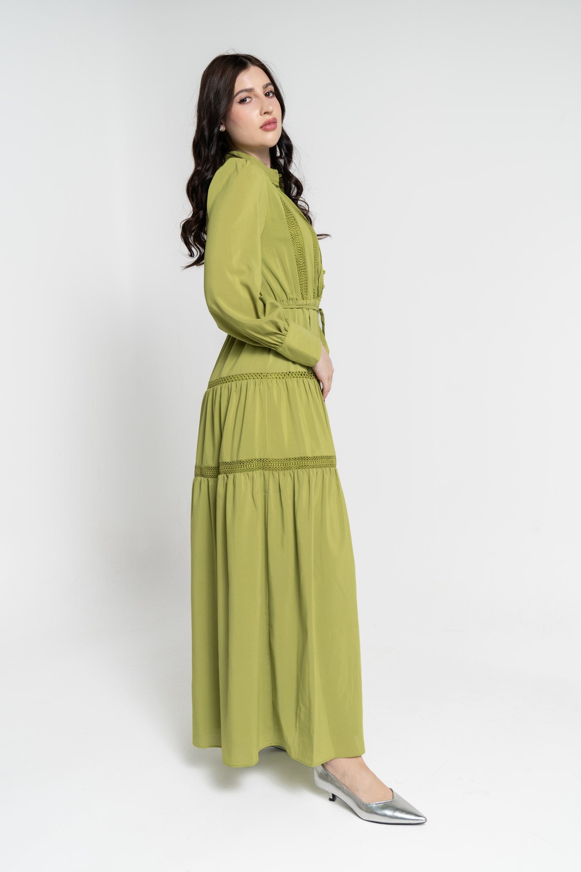 نتشي فستان ماكسي بأكمام طويلة بأزرار أمامية بربطة خصر نسائي