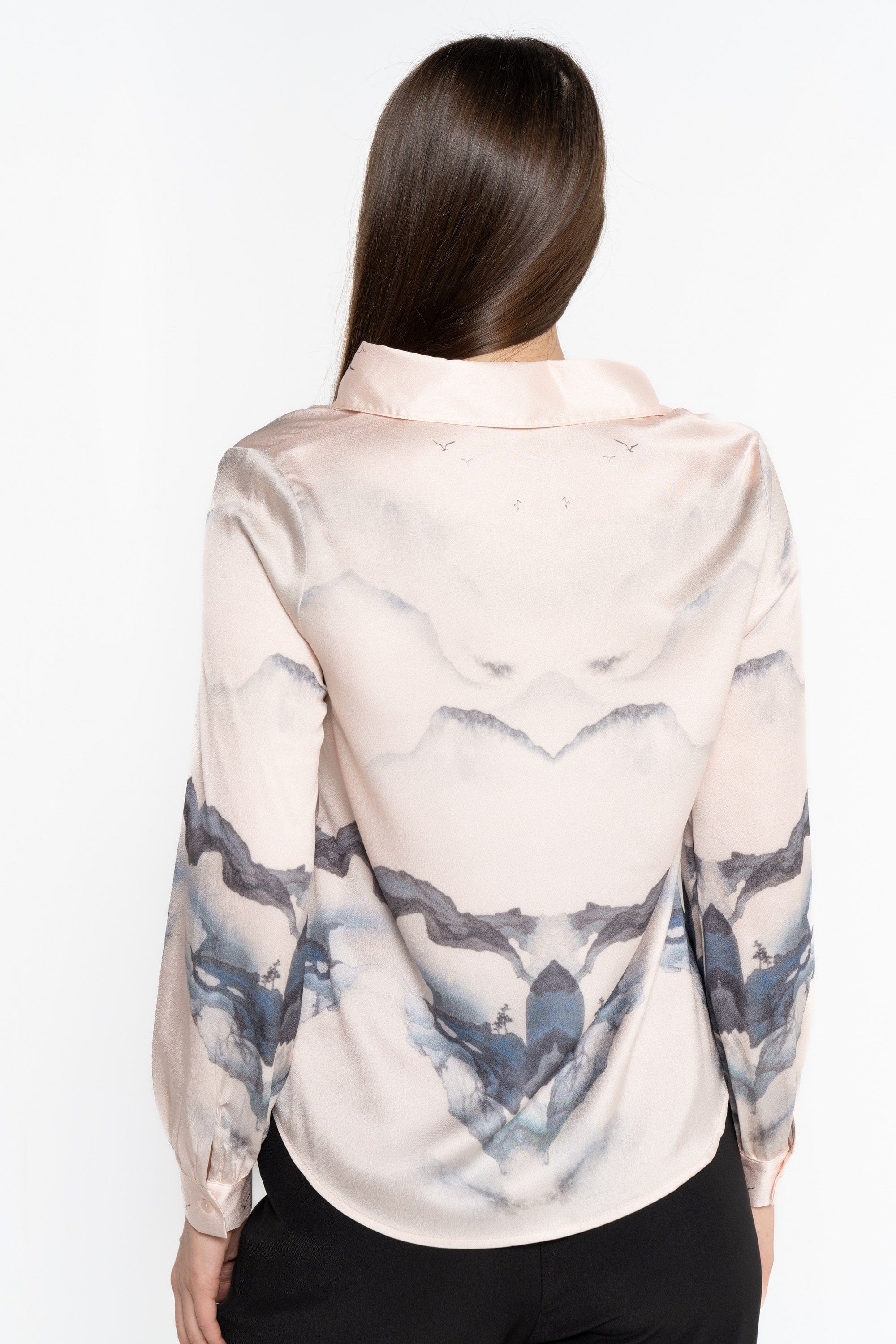 نتشي قميص بأكمام طويلة منقوش بالعرض بأزرار أمامية نسائي بيج