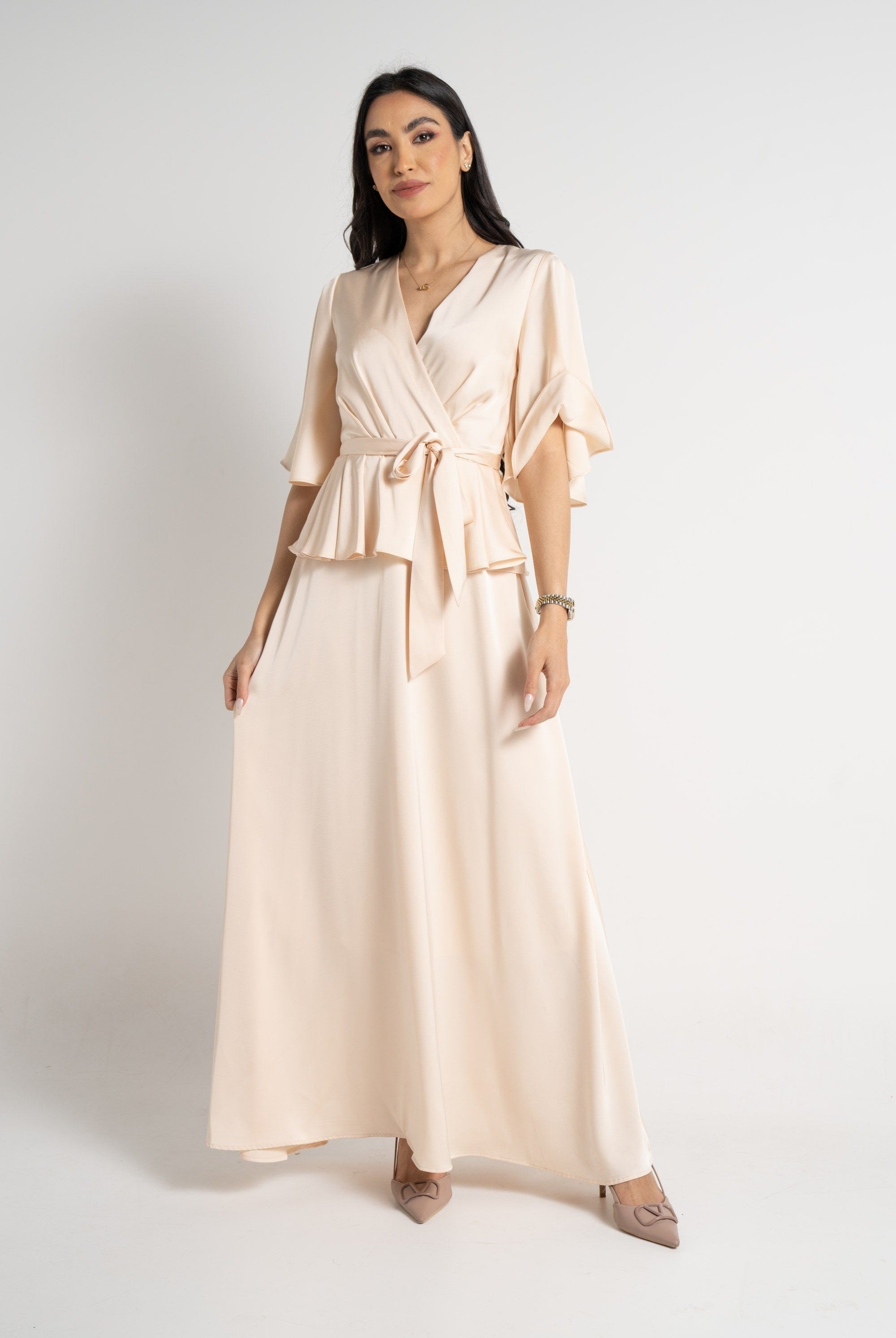 نتشي فستان ماكسي بأكمام قصيرة لف برباط خصر