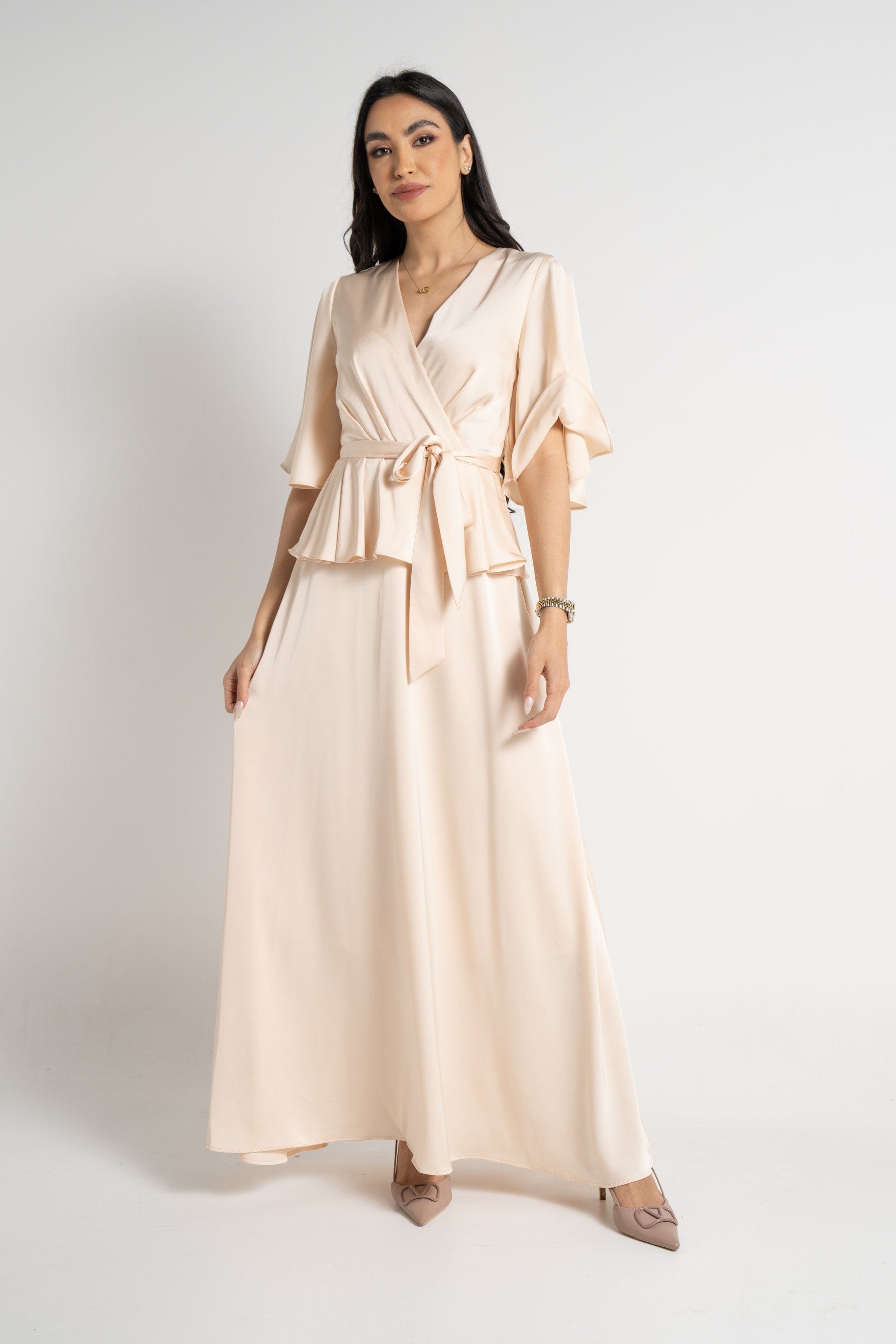 نتشي فستان ماكسي بأكمام قصيرة لف برباط خصر