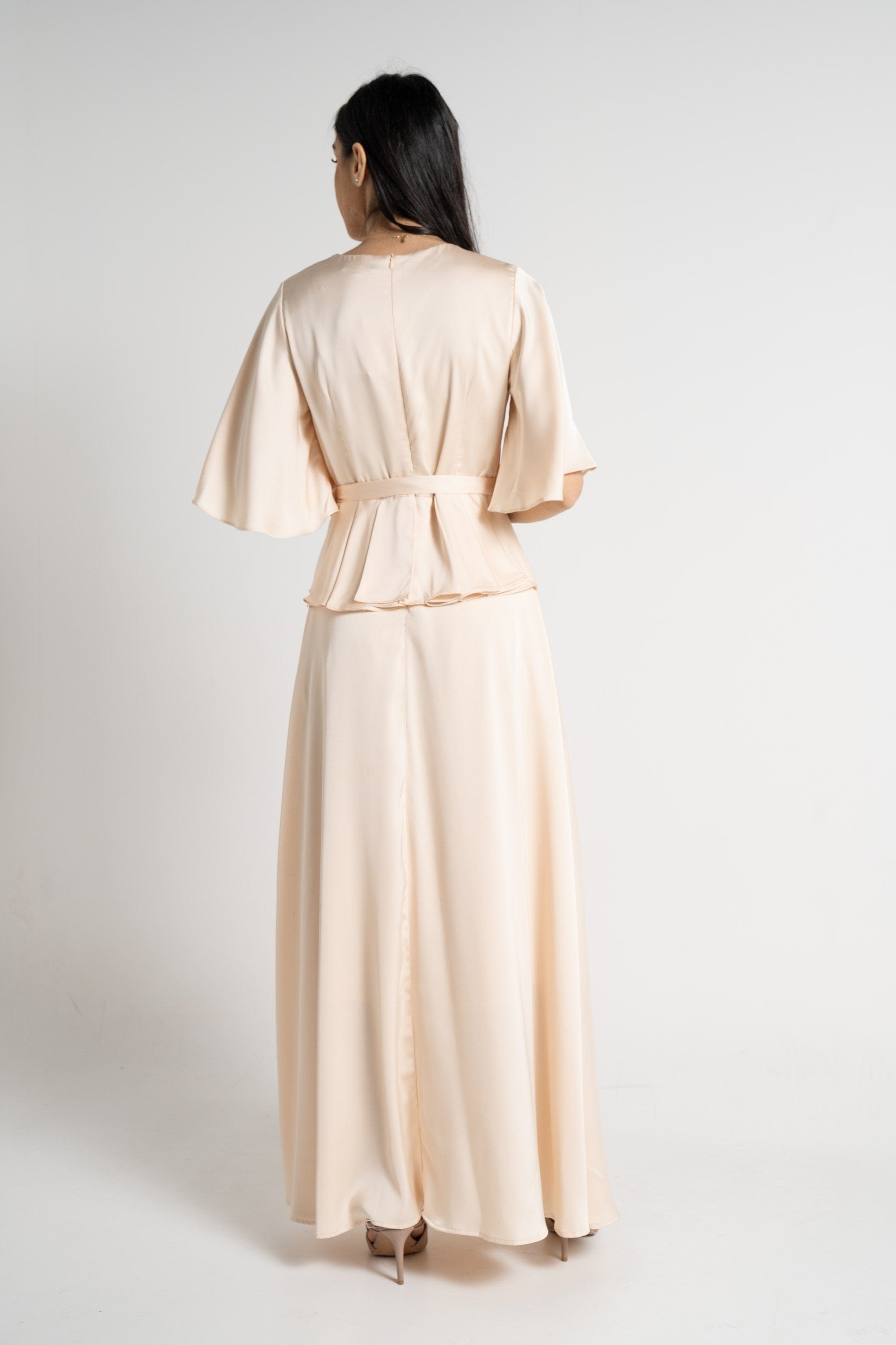 نتشي فستان ماكسي بأكمام قصيرة لف برباط خصر