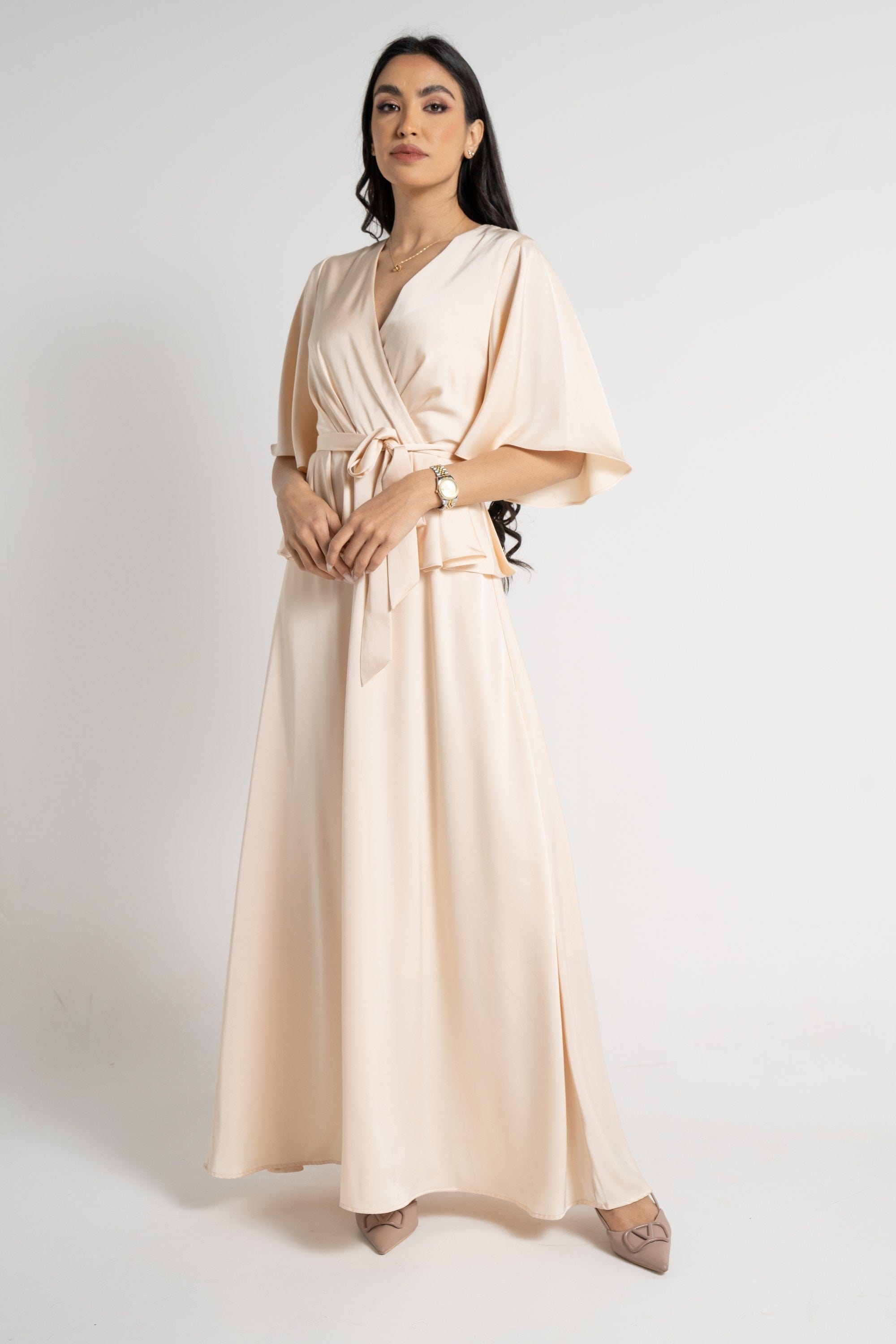 نتشي فستان ماكسي بأكمام قصيرة لف برباط خصر